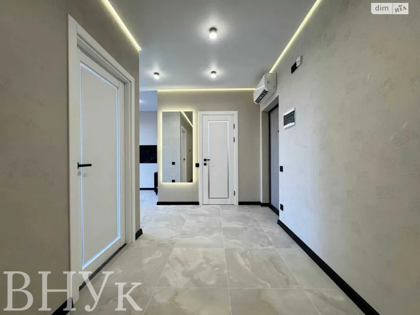 Продажа однокомнатной квартиры в Ивано-Франковске, на ул. Княгинин, фото 1