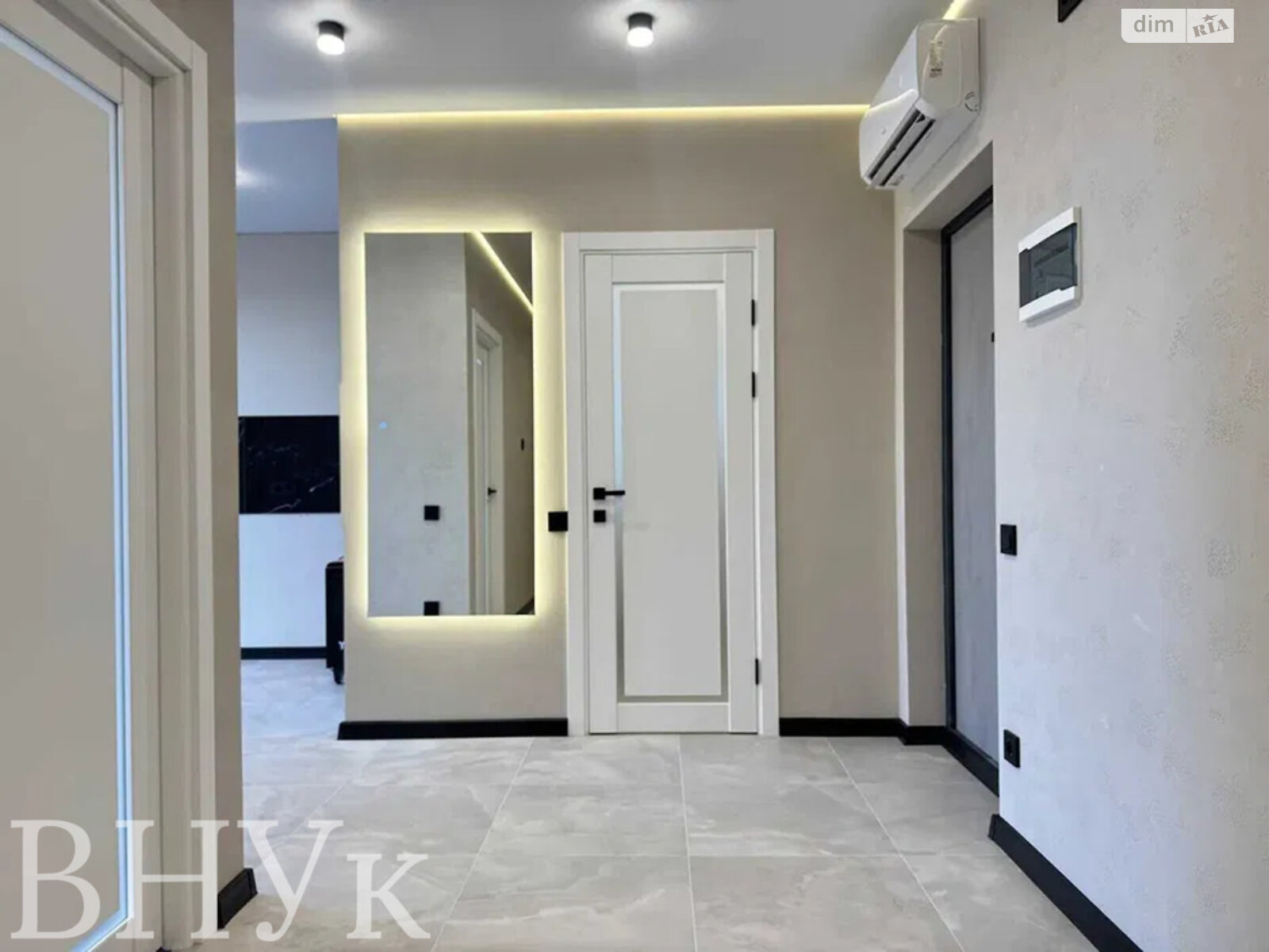 Продажа однокомнатной квартиры в Ивано-Франковске, на ул. Княгинин, фото 1