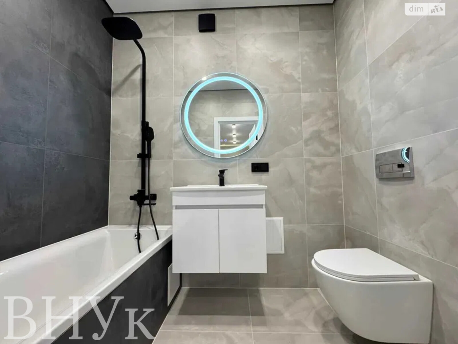 Продажа однокомнатной квартиры в Ивано-Франковске, на ул. Княгинин, фото 1