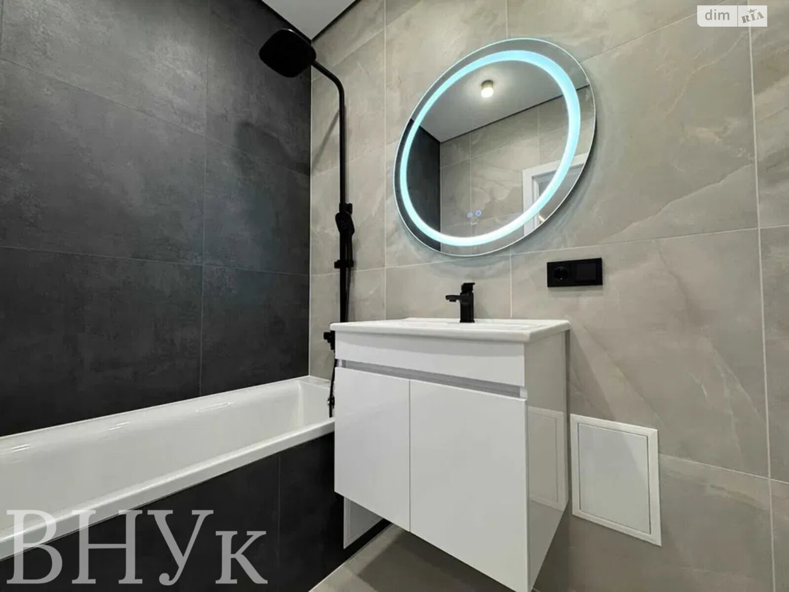 Продажа однокомнатной квартиры в Ивано-Франковске, на ул. Княгинин, фото 1