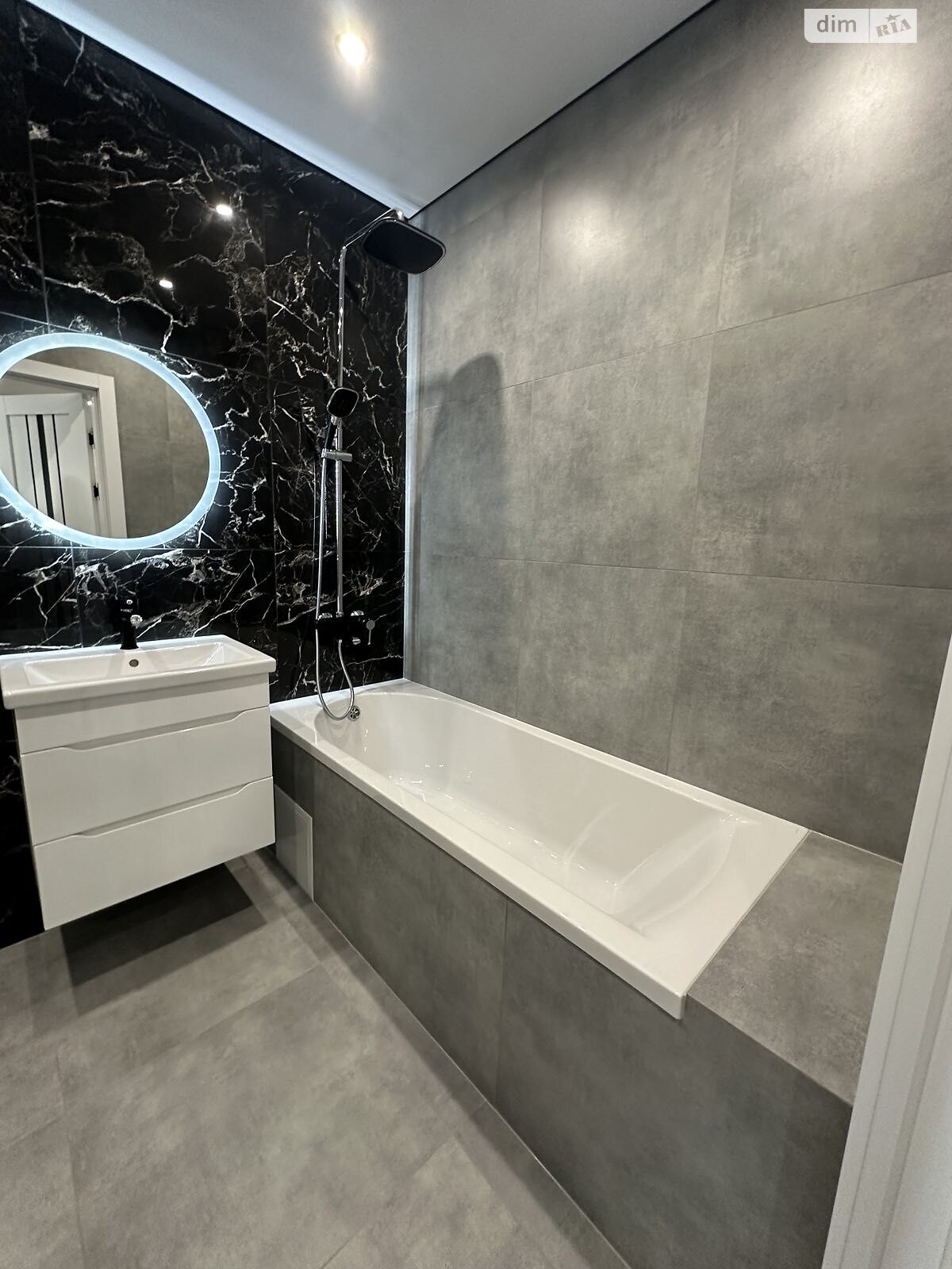 Продаж однокімнатної квартири в Івано-Франківську, на вул. Героїв Миколаєва 129, район Майзлі фото 1