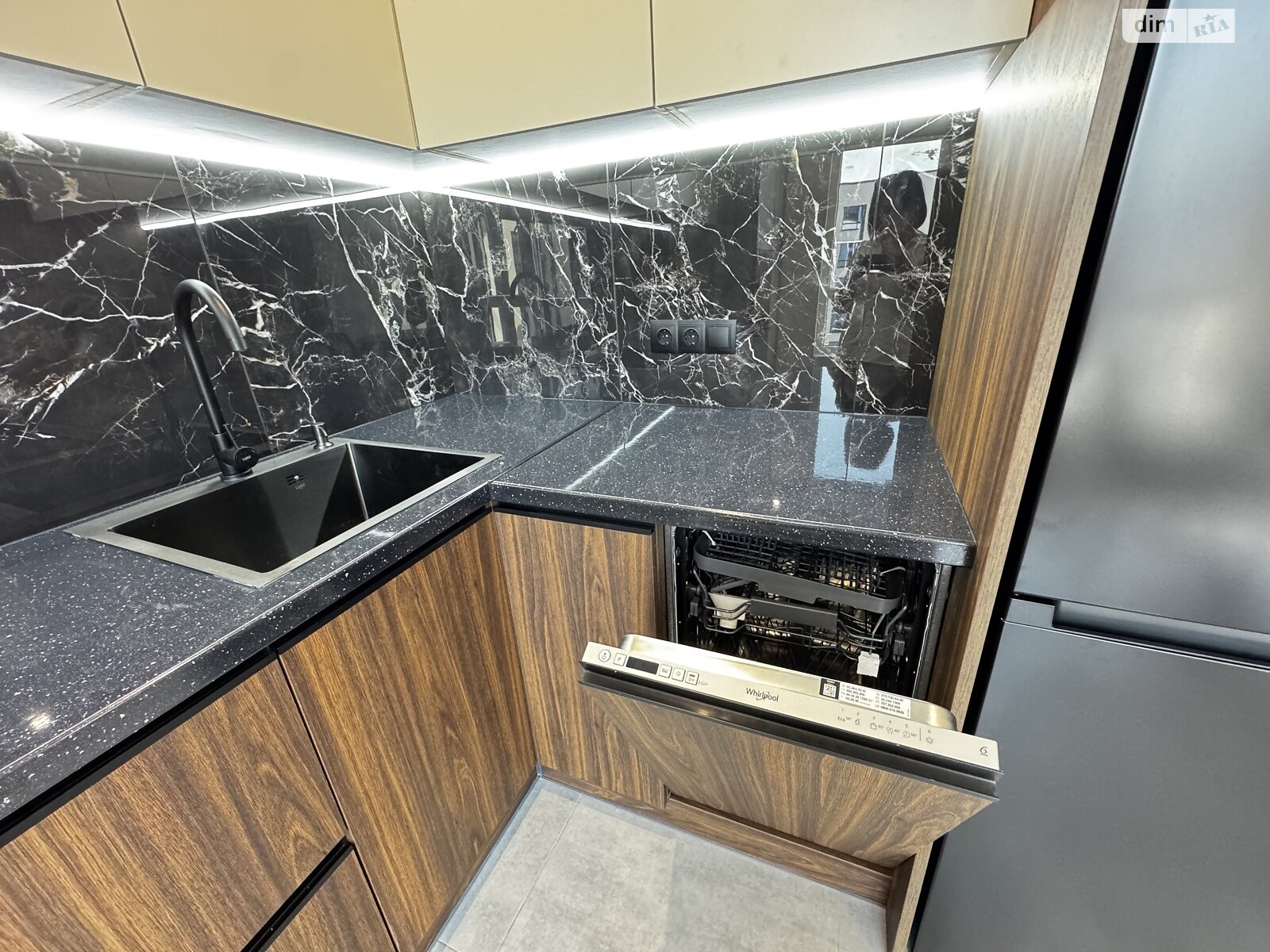 Продаж однокімнатної квартири в Івано-Франківську, на вул. Героїв Миколаєва, район Майзлі фото 1 Продаж однокімнатної квартири в Івано-Франківську, на вул. Героїв Миколаєва, район Майзлі фото 1