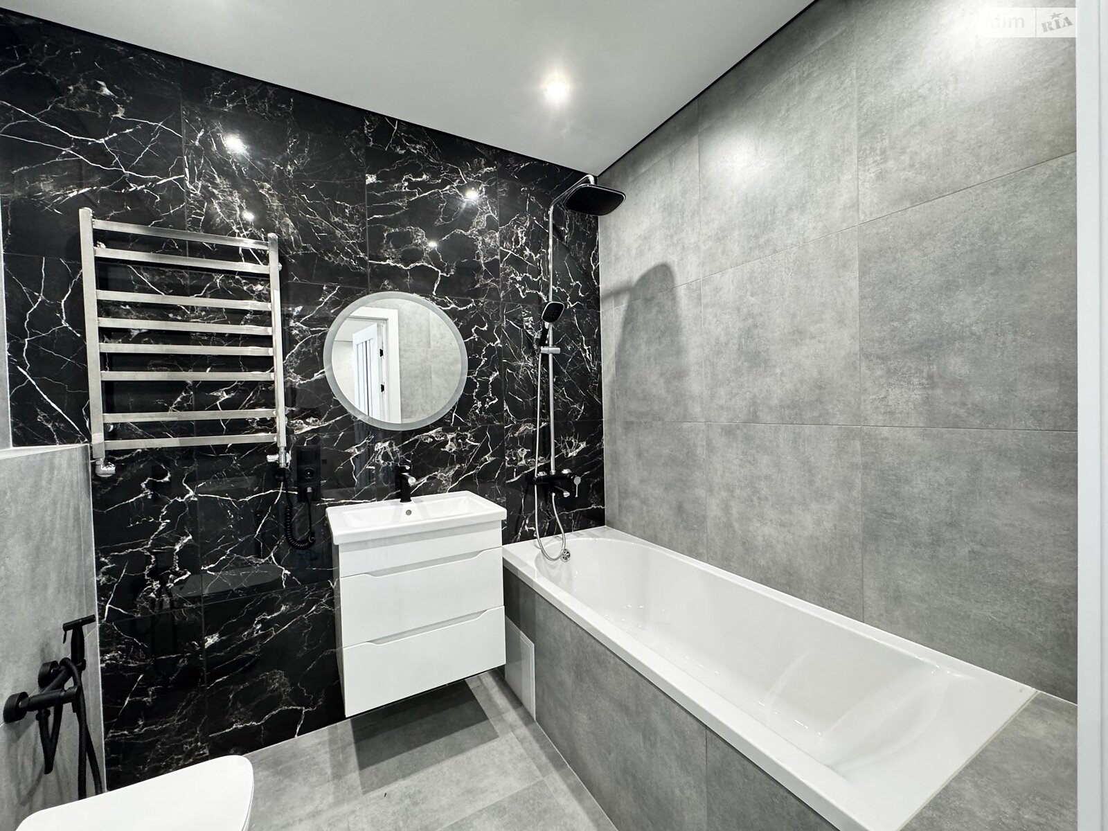 Продаж однокімнатної квартири в Івано-Франківську, на вул. Героїв Миколаєва, район Майзлі фото 1 Продаж однокімнатної квартири в Івано-Франківську, на вул. Героїв Миколаєва, район Майзлі фото 1