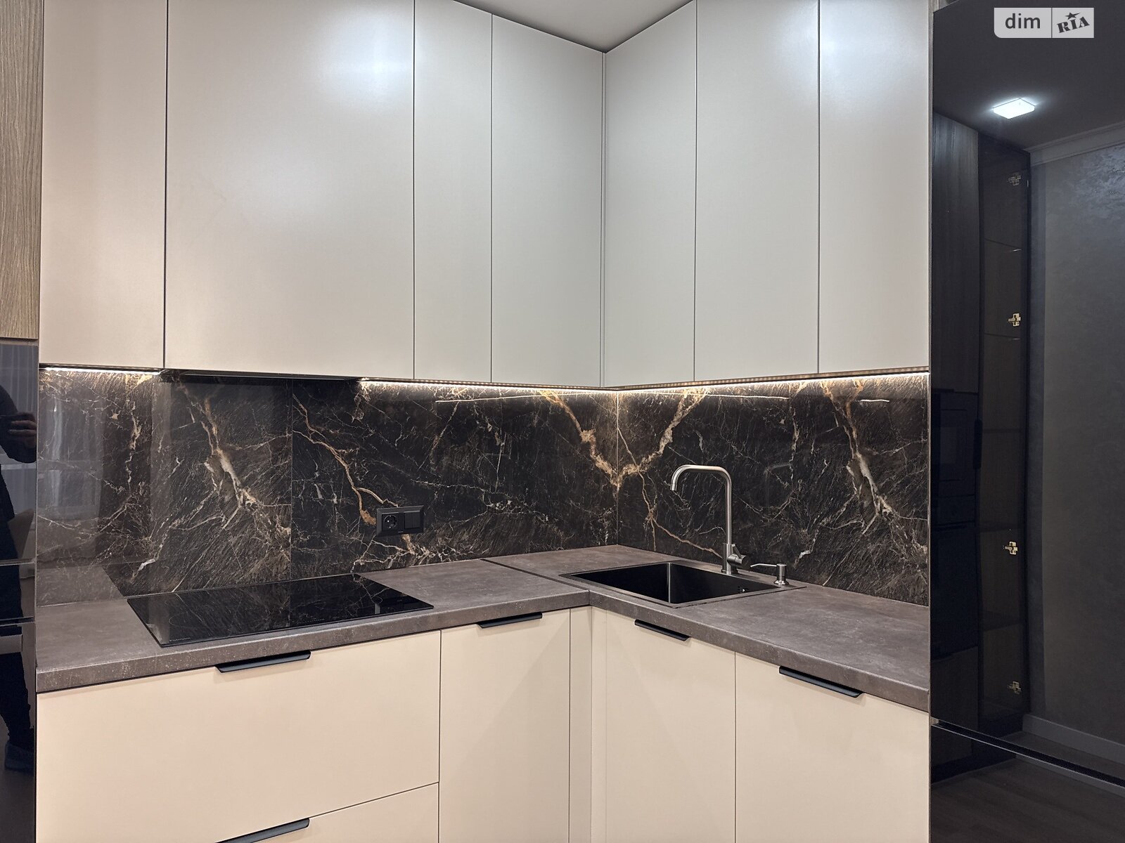 Продаж двокімнатної квартири в Івано-Франківську, на вул. Героїв Миколаєва 129А, район Майзлі фото 1 Продаж двокімнатної квартири в Івано-Франківську, на вул. Героїв Миколаєва 129А, район Майзлі фото 1