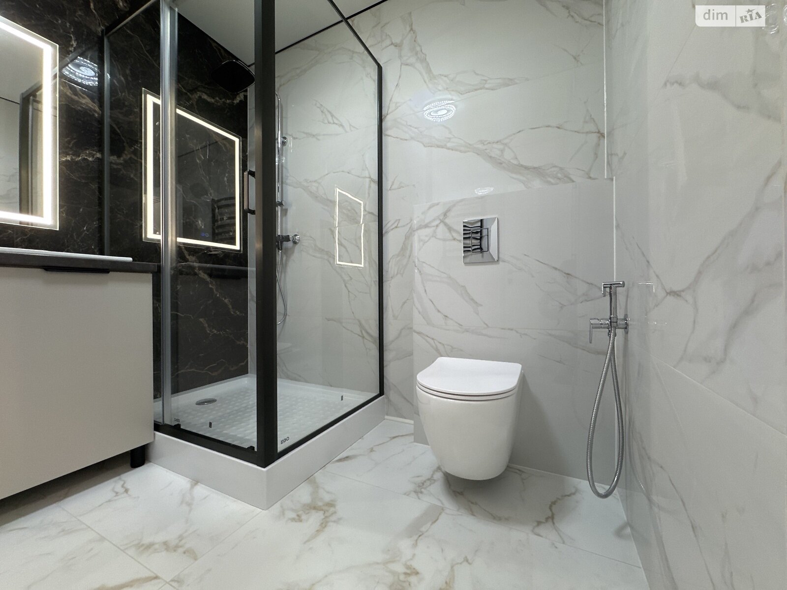 Продаж двокімнатної квартири в Івано-Франківську, на вул. Героїв Миколаєва 129А, район Майзлі фото 1 Продаж двокімнатної квартири в Івано-Франківську, на вул. Героїв Миколаєва 129А, район Майзлі фото 1