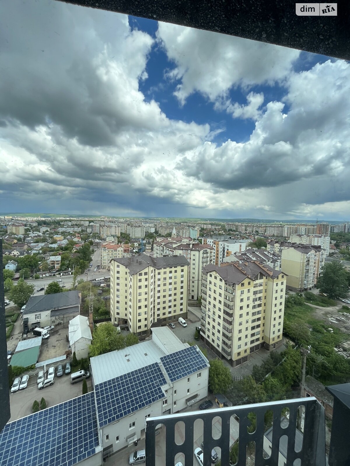 Продажа трехкомнатной квартиры в Ивано-Франковске, на ул. Хриплинская, район Майзли фото 1 Продажа трехкомнатной квартиры в Ивано-Франковске, на ул. Хриплинская, район Майзли фото 1