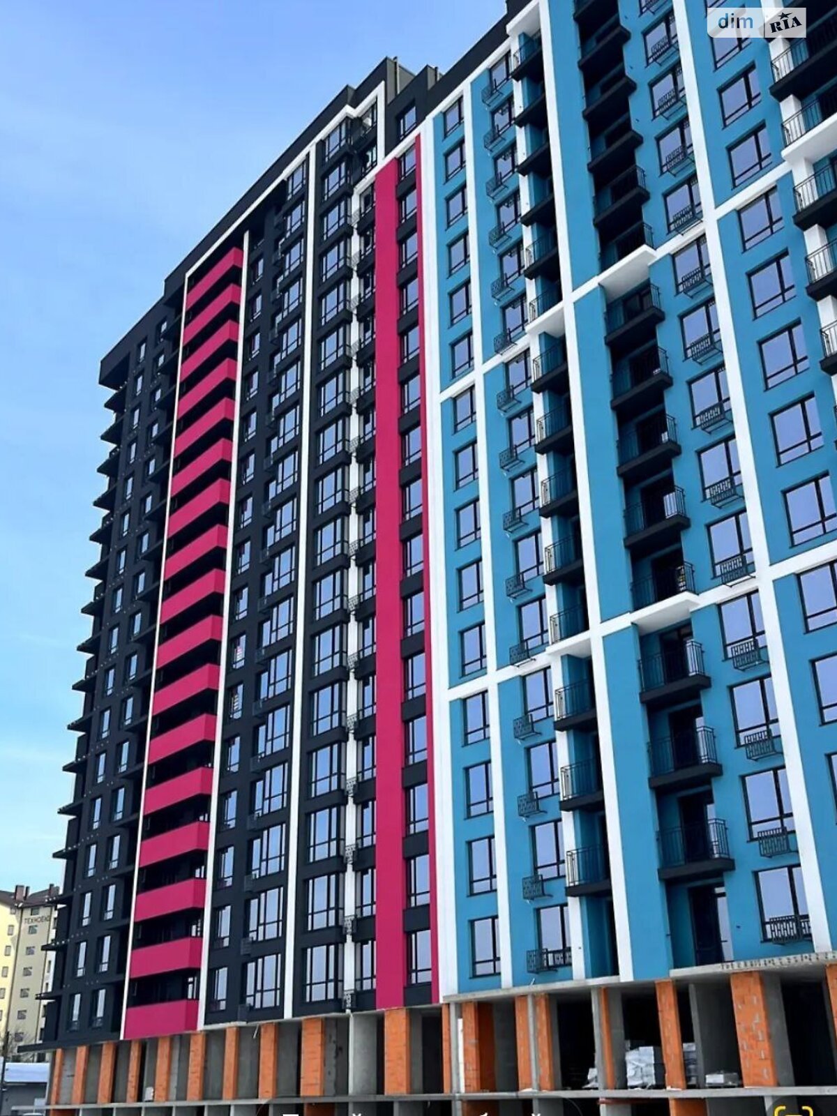 Продажа трехкомнатной квартиры в Ивано-Франковске, на ул. Хриплинская 9 корпус 2, район Майзли фото 1