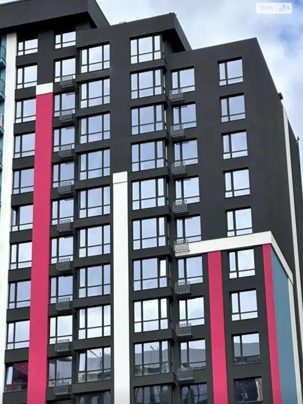 Продажа трехкомнатной квартиры в Ивано-Франковске, на ул. Хриплинская 9 корпус 2, район Майзли фото 1