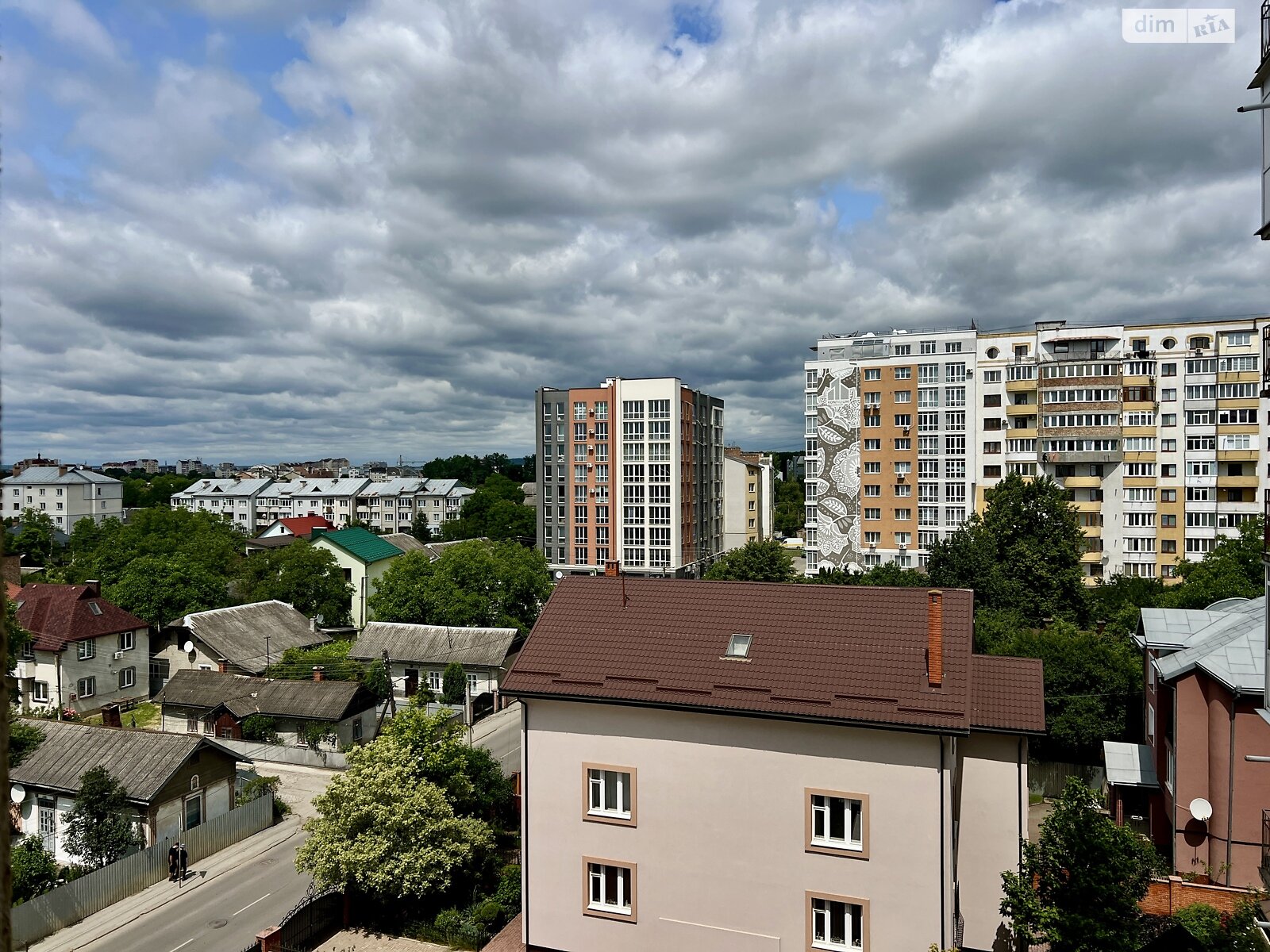Продажа трехкомнатной квартиры в Ивано-Франковске, на ул. Иосифа Слепого 26, район Майзли фото 1 Продажа трехкомнатной квартиры в Ивано-Франковске, на ул. Иосифа Слепого 26, район Майзли фото 1