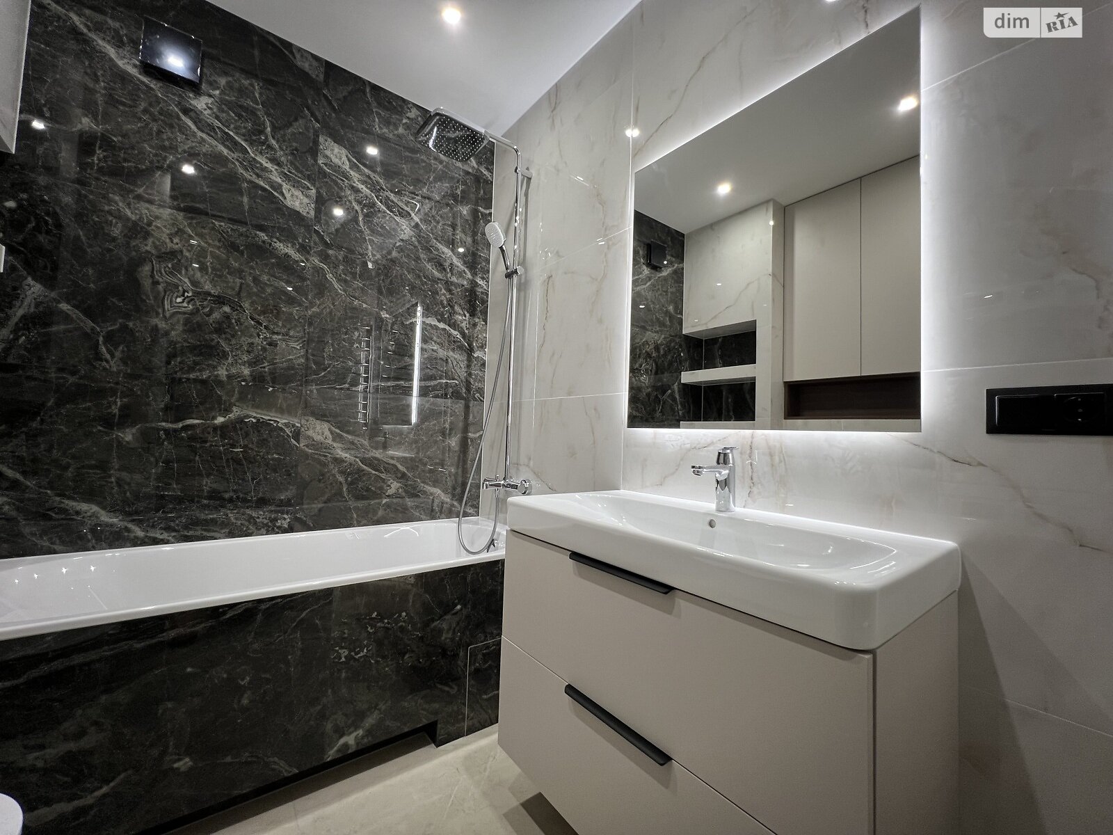 Продаж двокімнатної квартири в Івано-Франківську, на вул. Кисілевської Ольги 31, район Майзлі фото 1