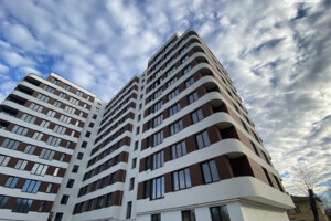 Продаж чотирикімнатної квартири в Івано-Франківську, на вул. Незалежності (Горького) 2А, район Майзлі фото 2
