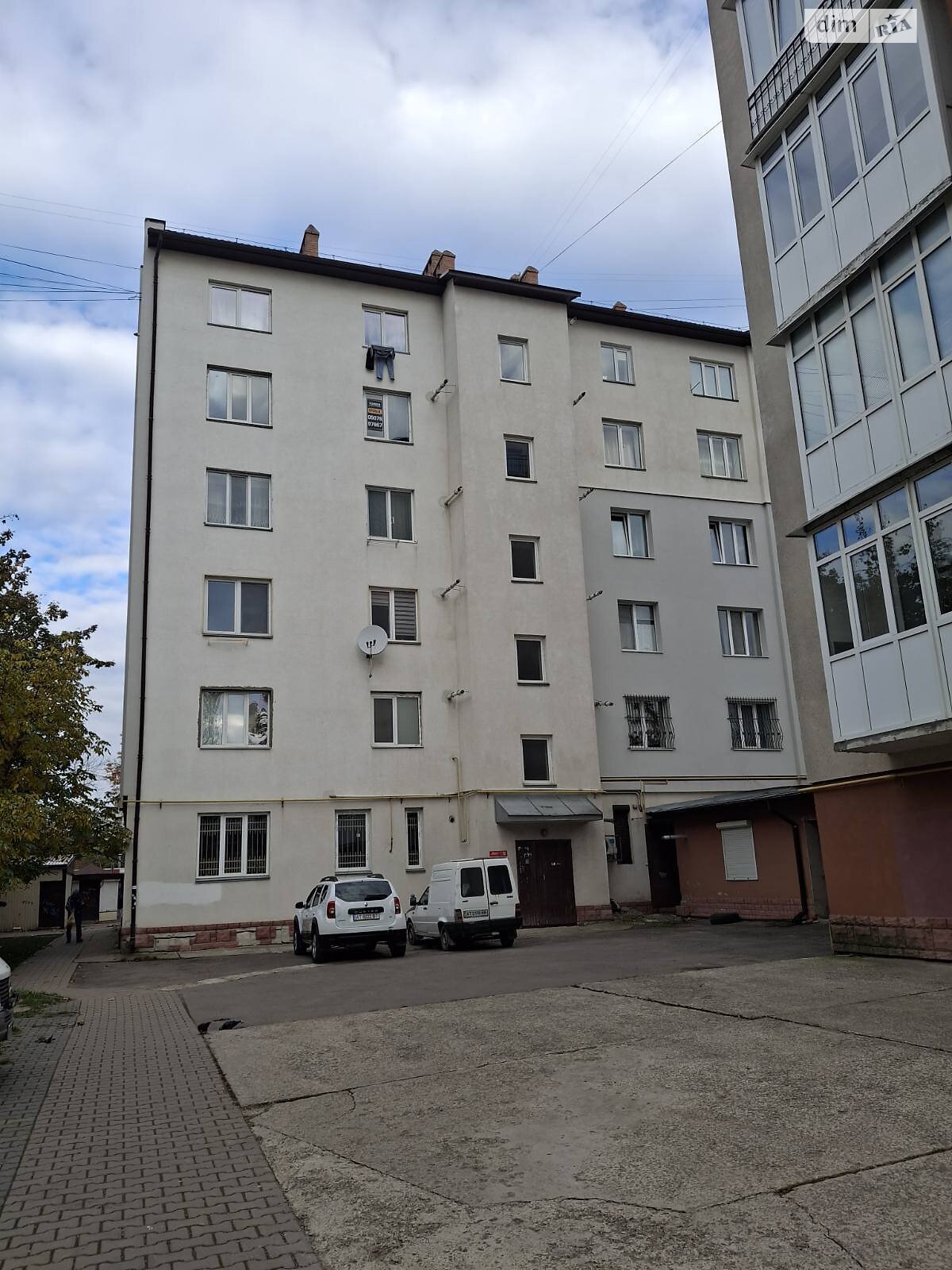 Продажа трехкомнатной квартиры в Ивано-Франковске, на ул. Независимости (Горького) 152, район Майзли фото 1