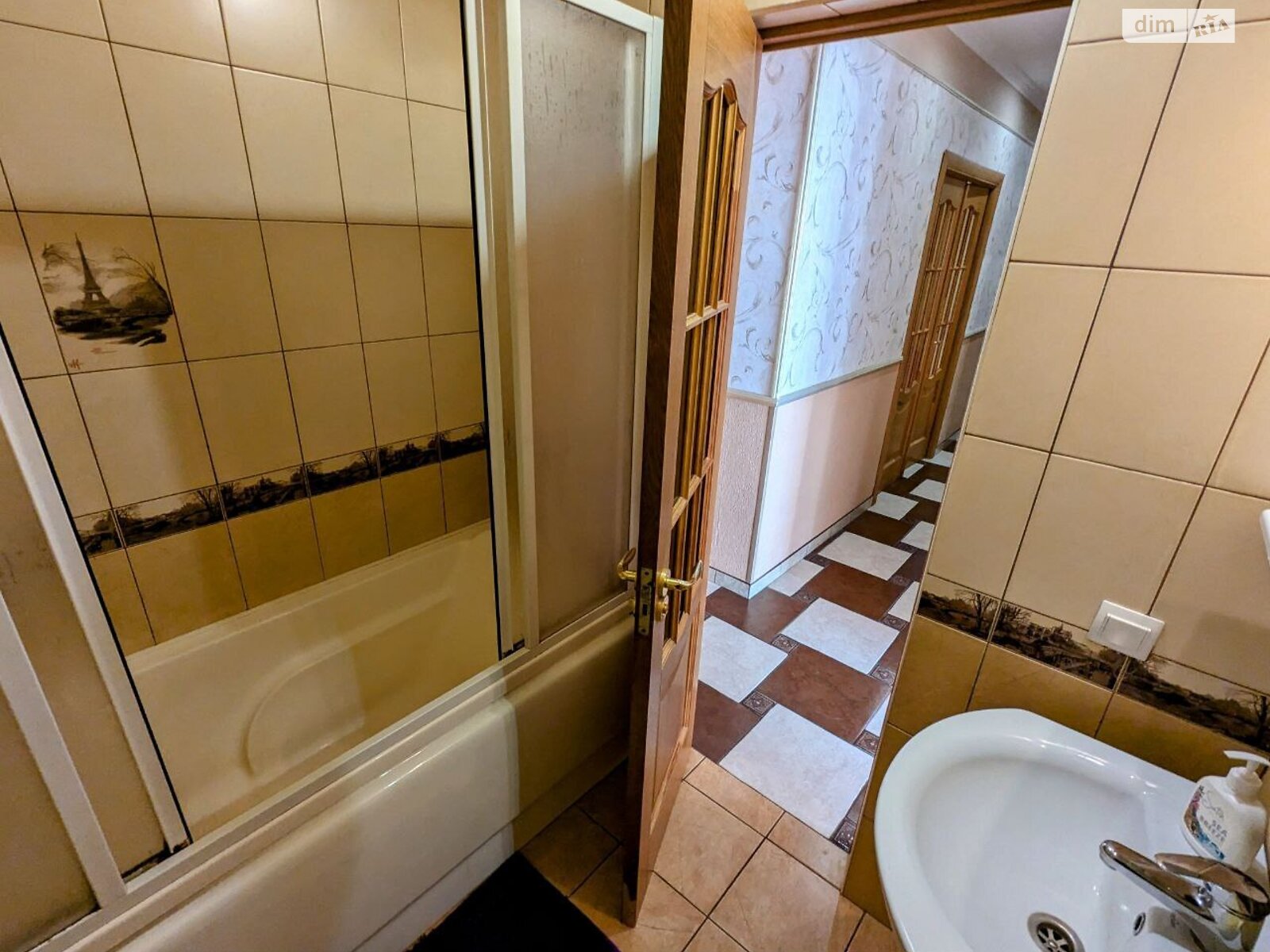 Продаж трикімнатної квартири в Івано-Франківську, на вул. Незалежності 146, район Майзлі фото 1 Продаж трикімнатної квартири в Івано-Франківську, на вул. Незалежності 146, район Майзлі фото 1
