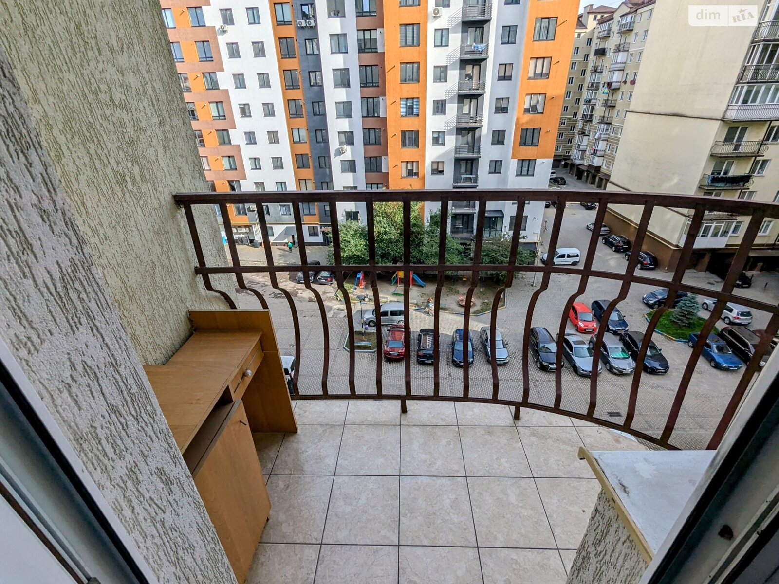 Продаж трикімнатної квартири в Івано-Франківську, на вул. Незалежності 146, район Майзлі фото 1 Продаж трикімнатної квартири в Івано-Франківську, на вул. Незалежності 146, район Майзлі фото 1
