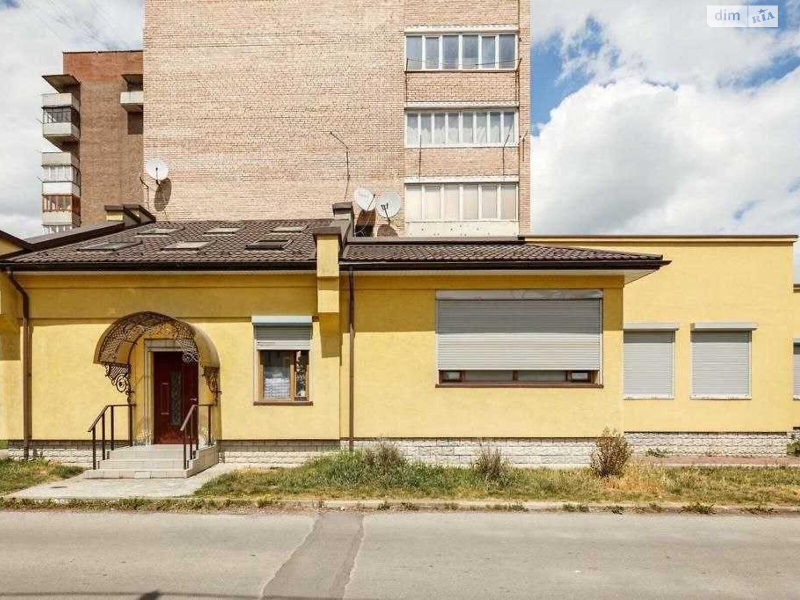 Продажа пятикомнатной квартиры в Ивано-Франковске, на ул. Угорницкая 12А, район Майзли фото 1