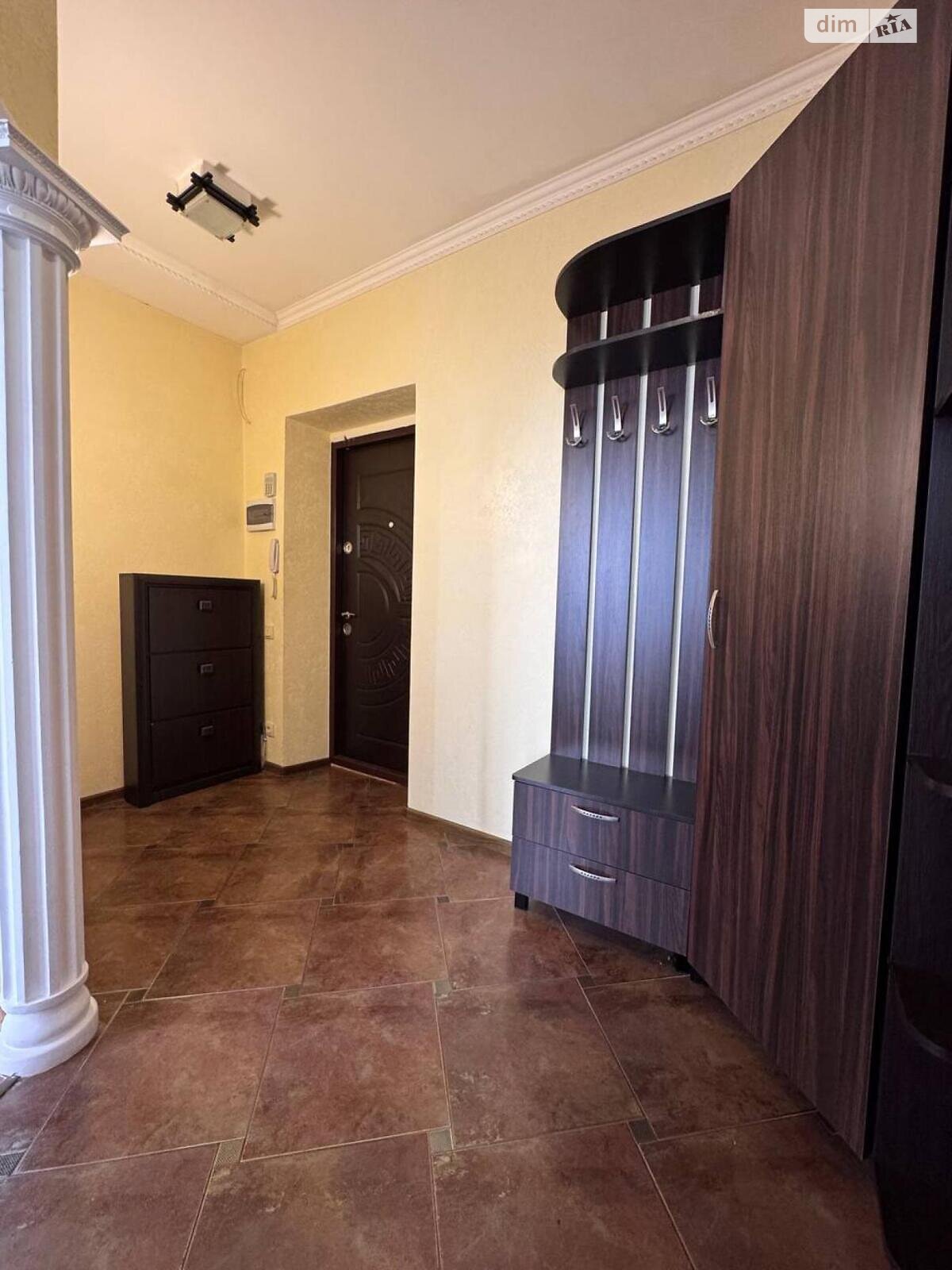 Продажа трехкомнатной квартиры в Ивано-Франковске, на Тополина, район Майзли фото 1 Продажа трехкомнатной квартиры в Ивано-Франковске, на Тополина, район Майзли фото 1