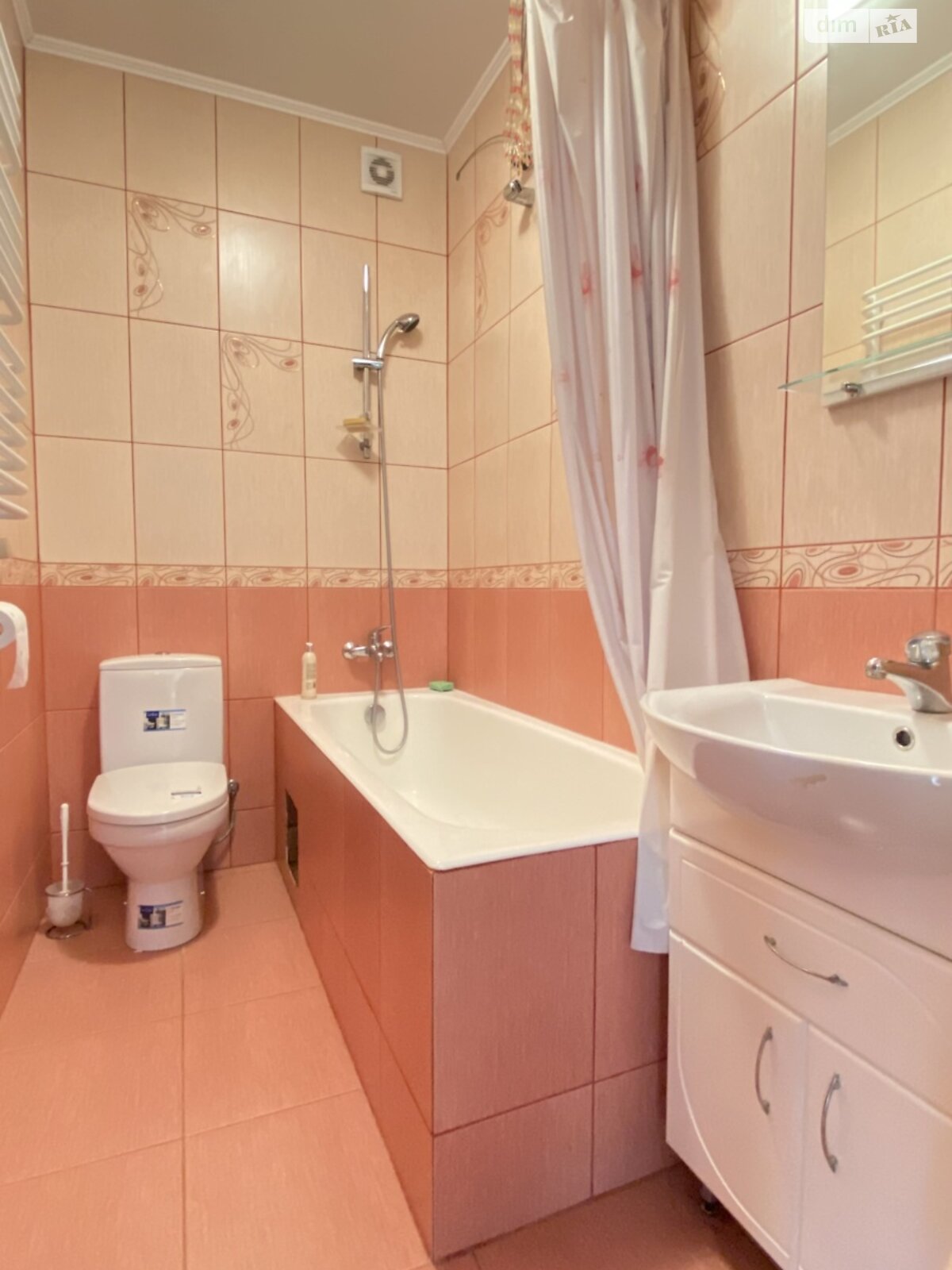 Продажа двухкомнатной квартиры в Ивано-Франковске, на ул. Медицинская, фото 1 Продажа двухкомнатной квартиры в Ивано-Франковске, на ул. Медицинская, фото 1