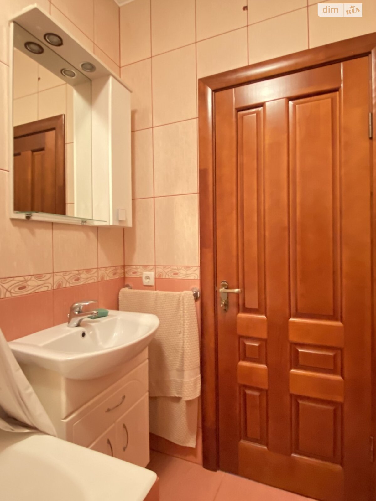 Продажа двухкомнатной квартиры в Ивано-Франковске, на ул. Медицинская, фото 1 Продажа двухкомнатной квартиры в Ивано-Франковске, на ул. Медицинская, фото 1