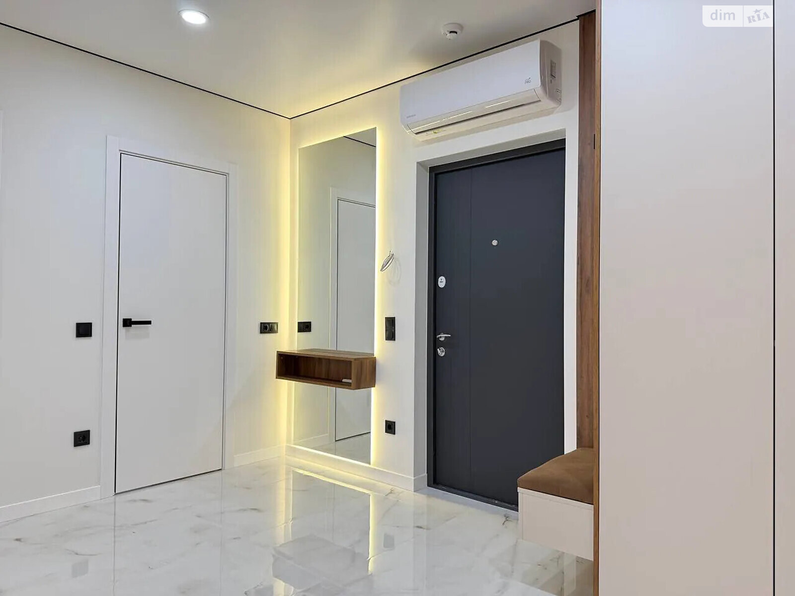 Продажа двухкомнатной квартиры в Ивано-Франковске, на ул. Ленкавского 34 корпус 6, район Набережная фото 1