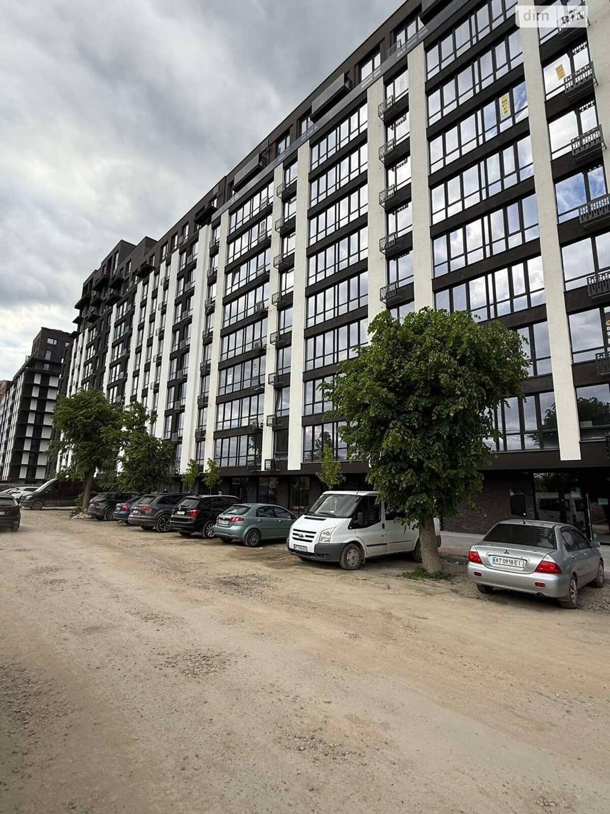 Продажа трехкомнатной квартиры в Ивано-Франковске, на ул. Левицкого Романа 10/2, район Набережная фото 1 Продажа трехкомнатной квартиры в Ивано-Франковске, на ул. Левицкого Романа 10/2, район Набережная фото 1
