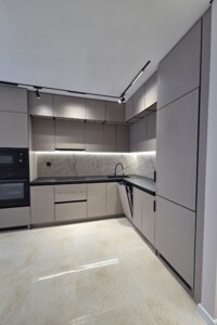 Продажа однокомнатной квартиры в Ивано-Франковске, на ул. Левицкого Романа 2, район Набережная фото 2