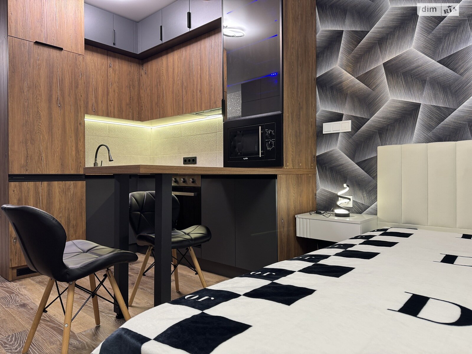 Продажа однокомнатной квартиры в Ивано-Франковске, на ул. Левицкого Романа 10, район Набережная фото 1