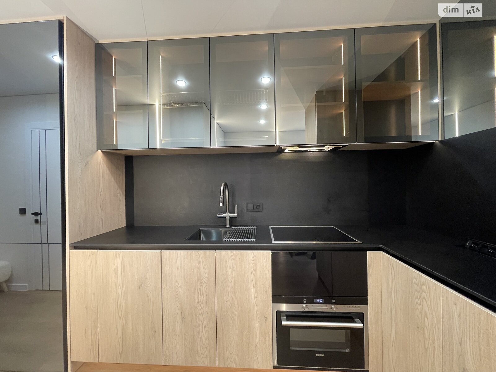 Продажа однокомнатной квартиры в Ивано-Франковске, на ул. Левицкого Романа 34, район Набережная фото 1