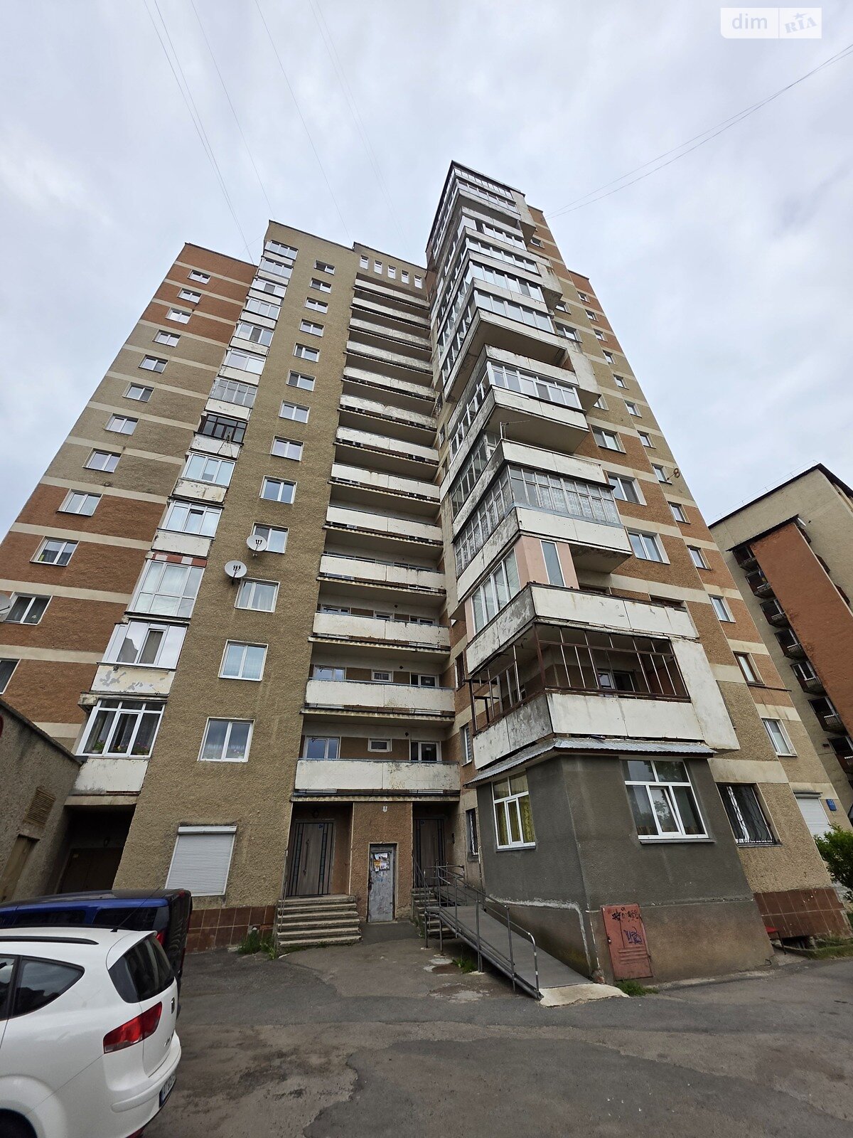 Продажа пятикомнатной квартиры в Ивано-Франковске, на ул. Набережная имени Василия Стефаника 32, район Набережная фото 1 Продажа пятикомнатной квартиры в Ивано-Франковске, на ул. Набережная имени Василия Стефаника 32, район Набережная фото 1