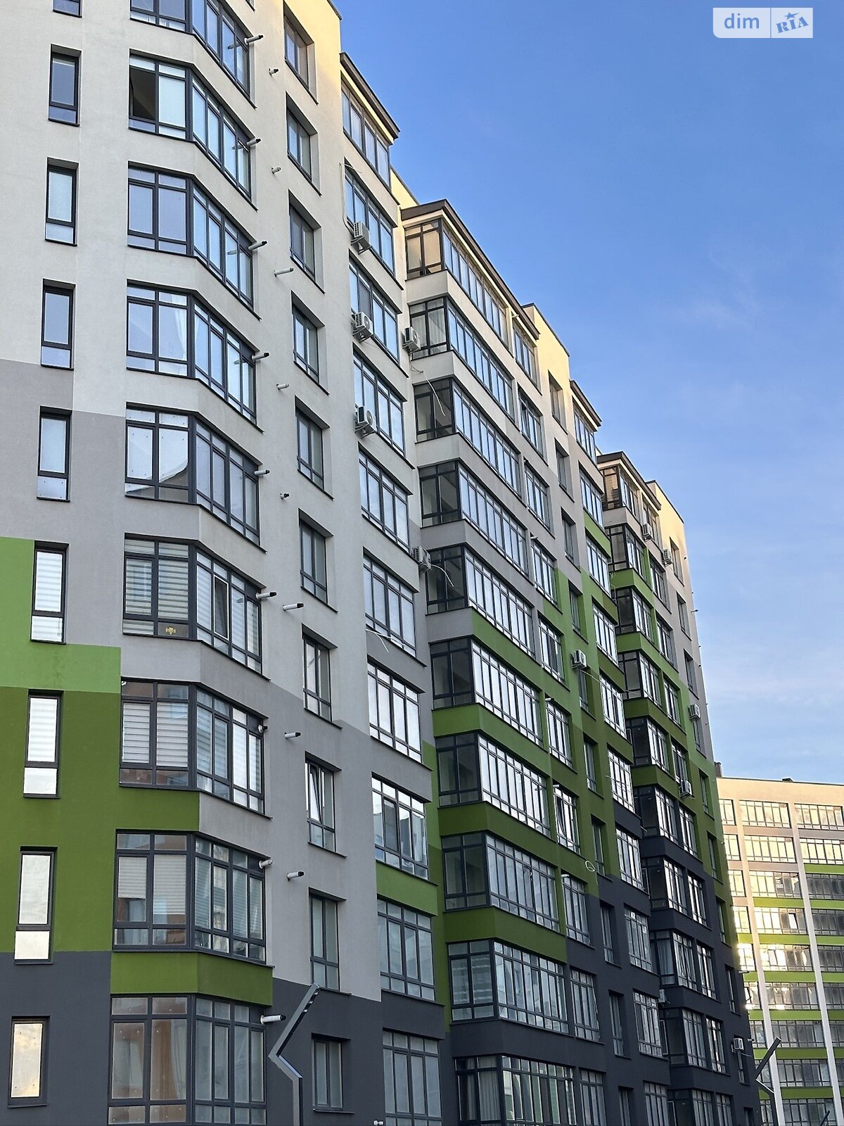 Продаж трикімнатної квартири в Івано-Франківську, на вул. Приозерна 29, район Набережна фото 1 Продаж трикімнатної квартири в Івано-Франківську, на вул. Приозерна 29, район Набережна фото 1