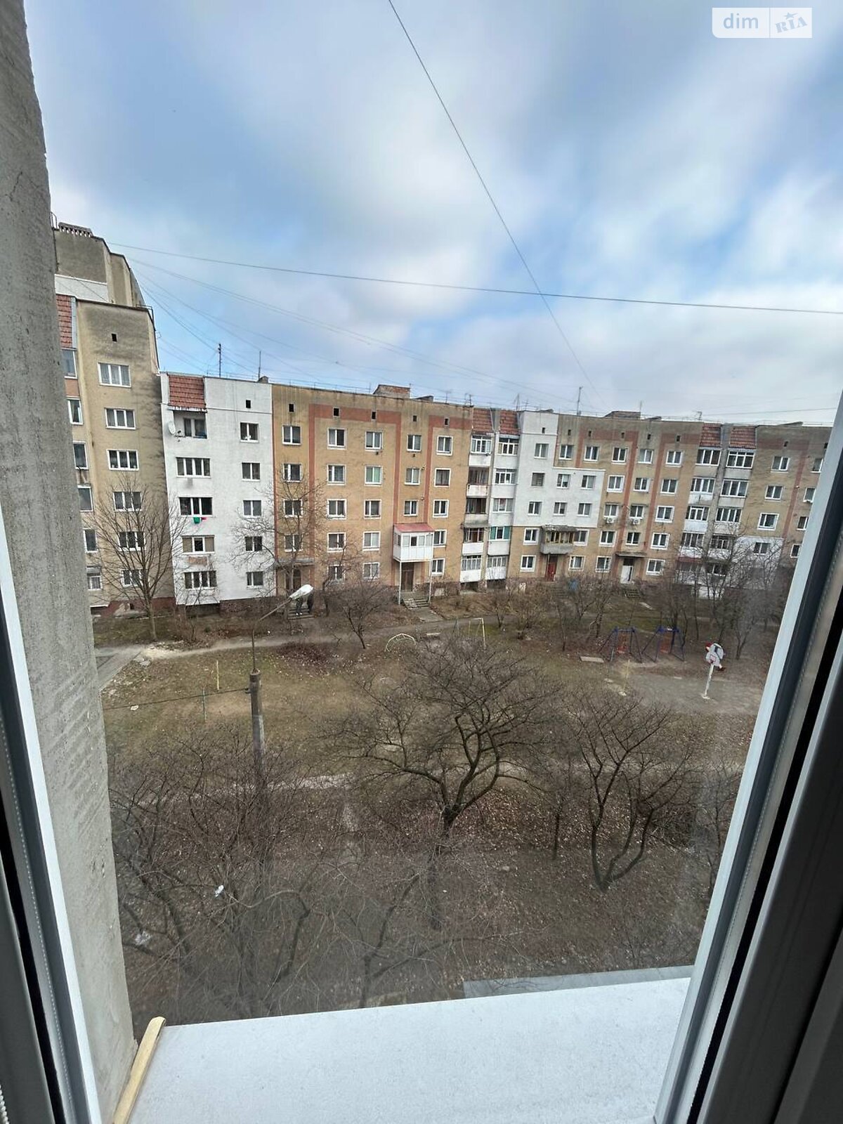 Продаж трикімнатної квартири в Івано-Франківську, на вул. Коновальця Євгена 144А, район Опришівці фото 1 Продаж трикімнатної квартири в Івано-Франківську, на вул. Коновальця Євгена 144А, район Опришівці фото 1