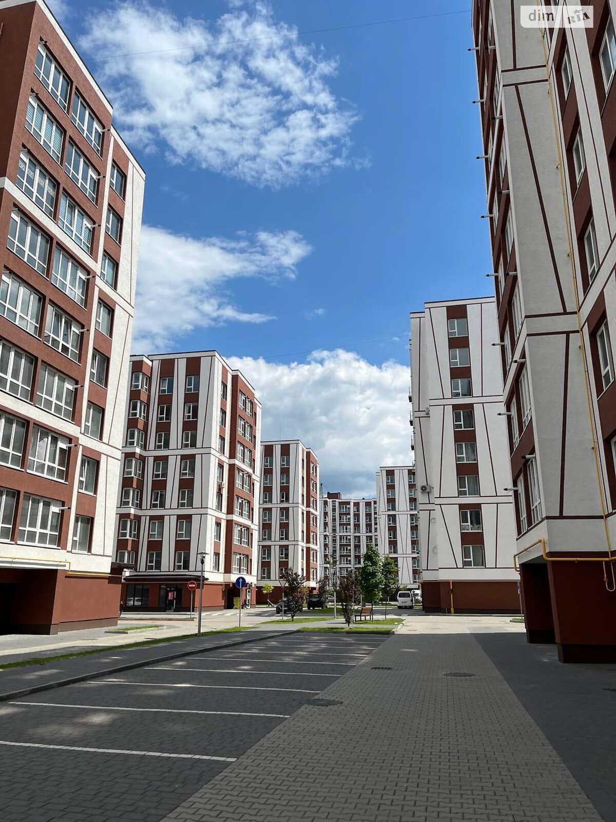 Продаж трикімнатної квартири в Івано-Франківську, на вул. Павла Полуботка, район Опришівці фото 1 Продаж трикімнатної квартири в Івано-Франківську, на вул. Павла Полуботка, район Опришівці фото 1