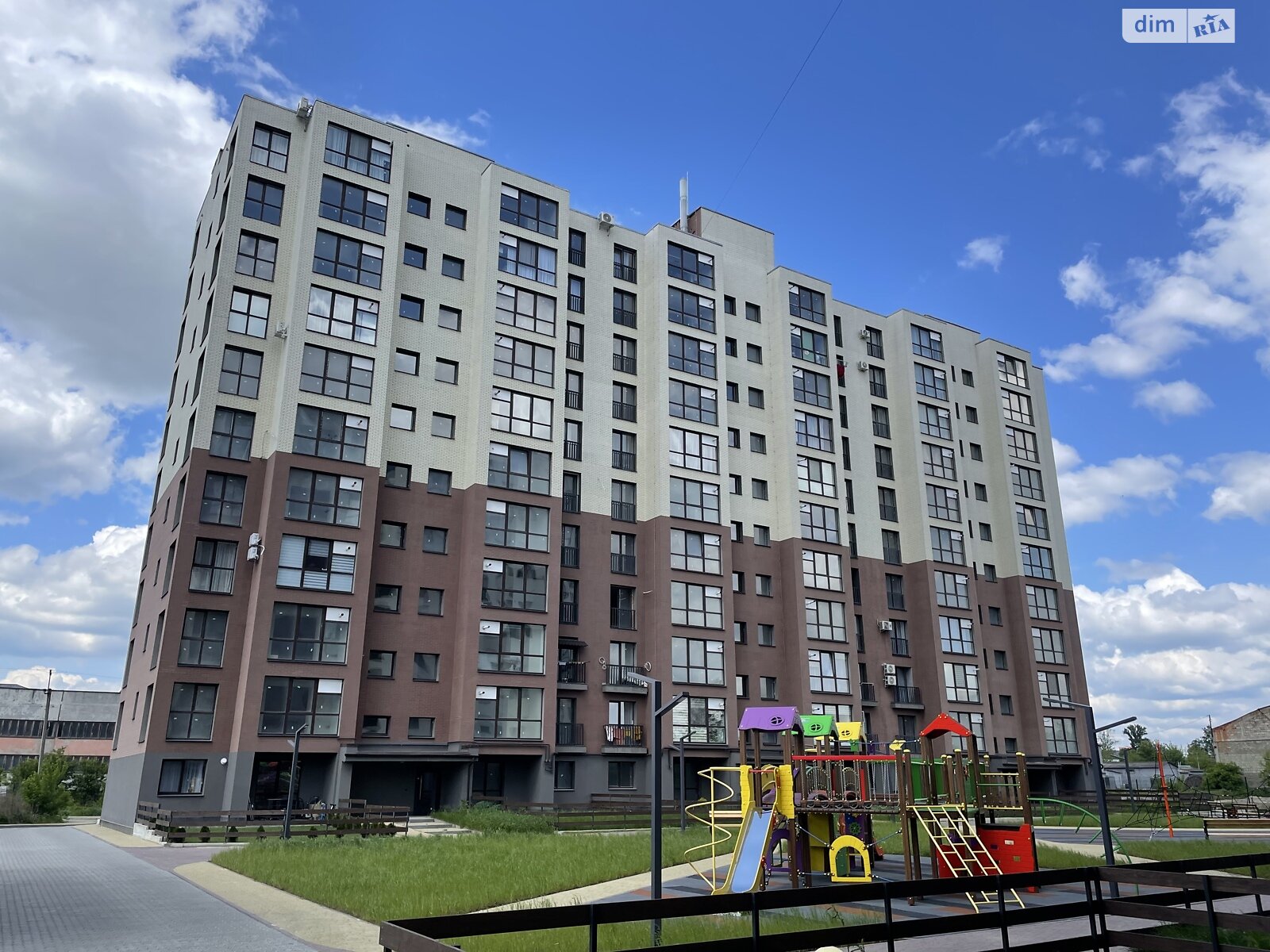 Продаж трикімнатної квартири в Івано-Франківську, на вул. Ребета Л. 6Б, район Опришівці фото 1 Продаж трикімнатної квартири в Івано-Франківську, на вул. Ребета Л. 6Б, район Опришівці фото 1