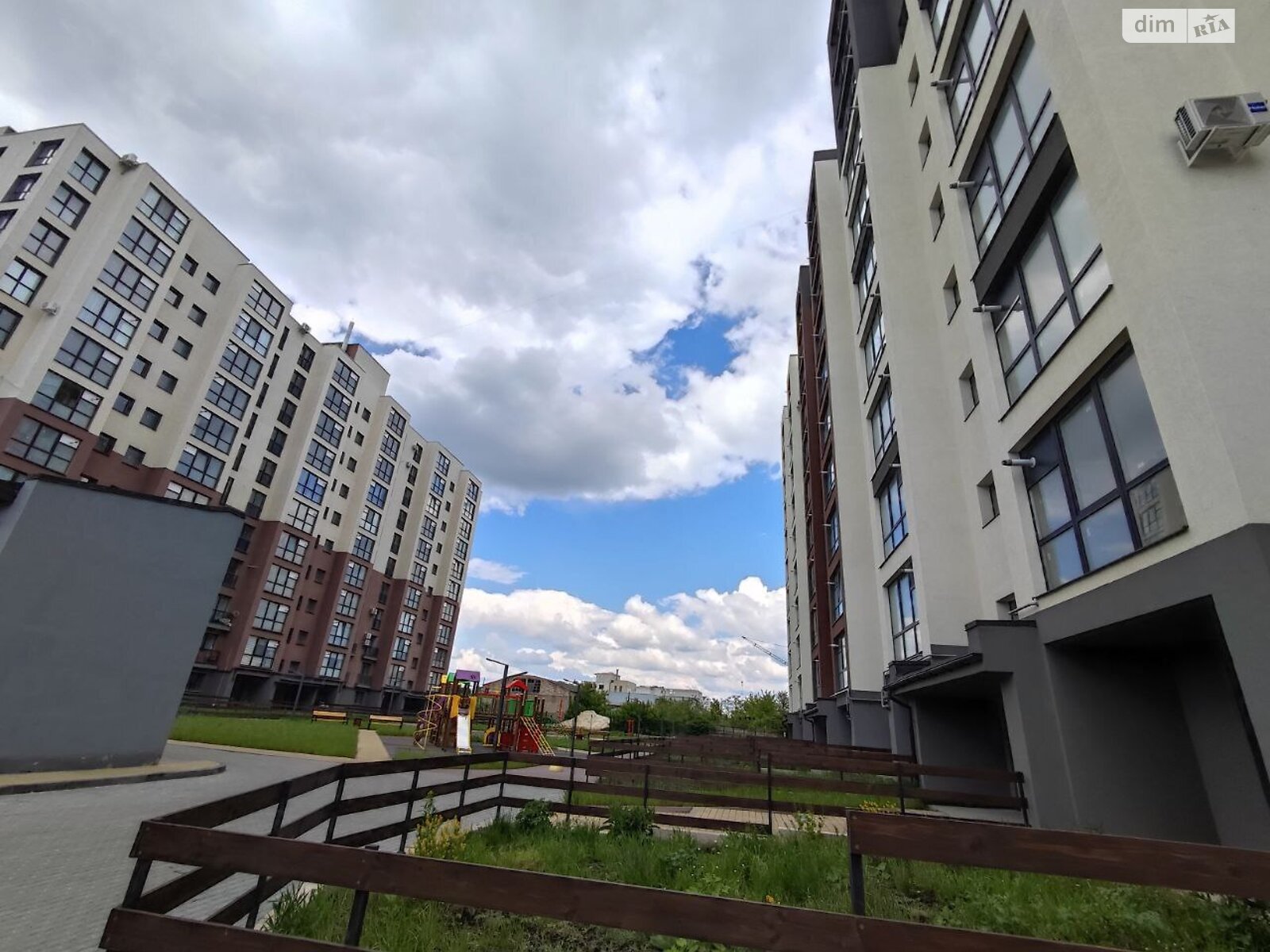 Продажа однокомнатной квартиры в Ивано-Франковске, на ул. Ребета Л. 10Д, район Опришовцы фото 1 Продажа однокомнатной квартиры в Ивано-Франковске, на ул. Ребета Л. 10Д, район Опришовцы фото 1