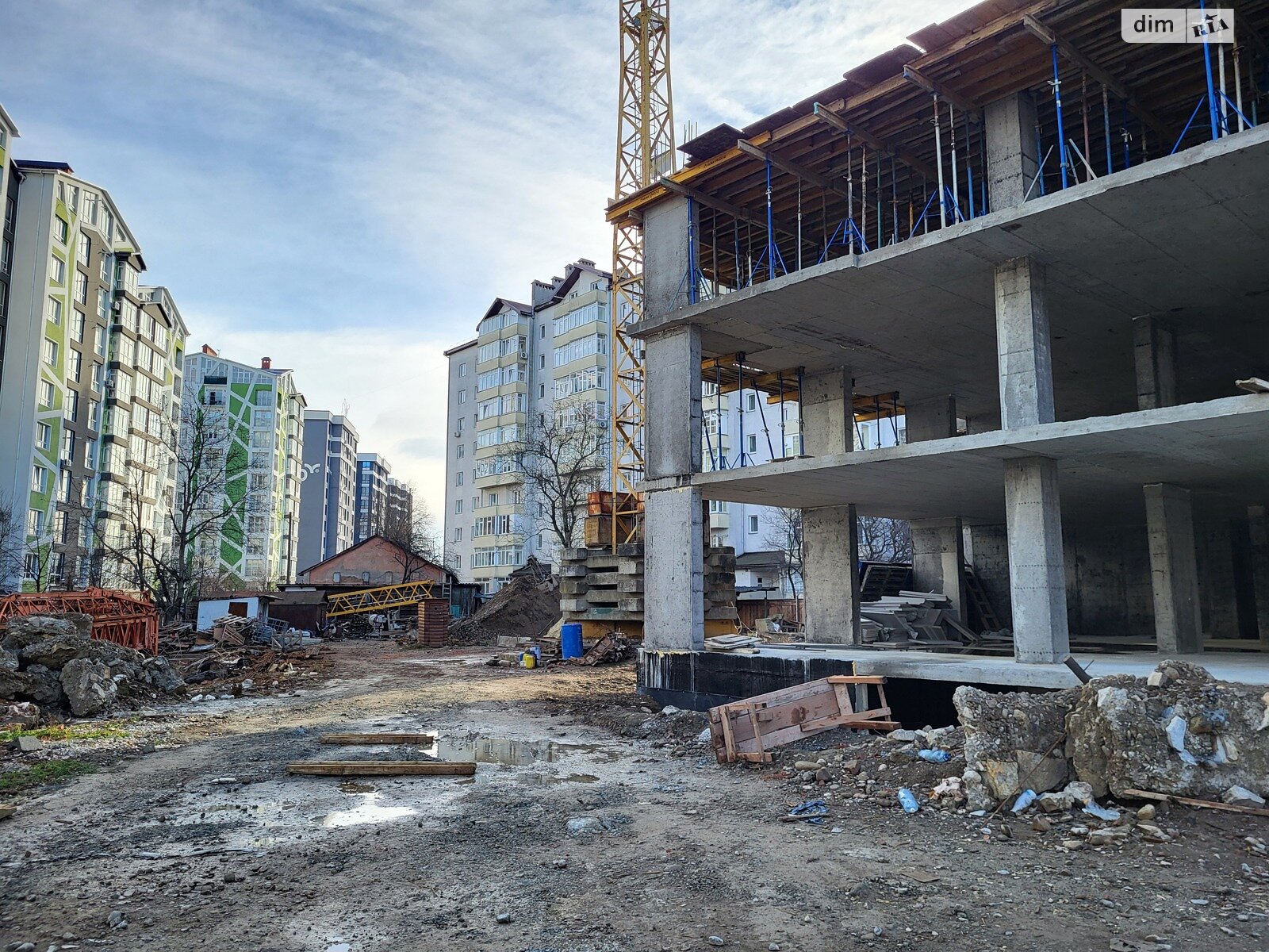Продажа трехкомнатной квартиры в Ивано-Франковске, на ул. Целевича Юлиана 28, район Пасечная фото 1 Продажа трехкомнатной квартиры в Ивано-Франковске, на ул. Целевича Юлиана 28, район Пасечная фото 1