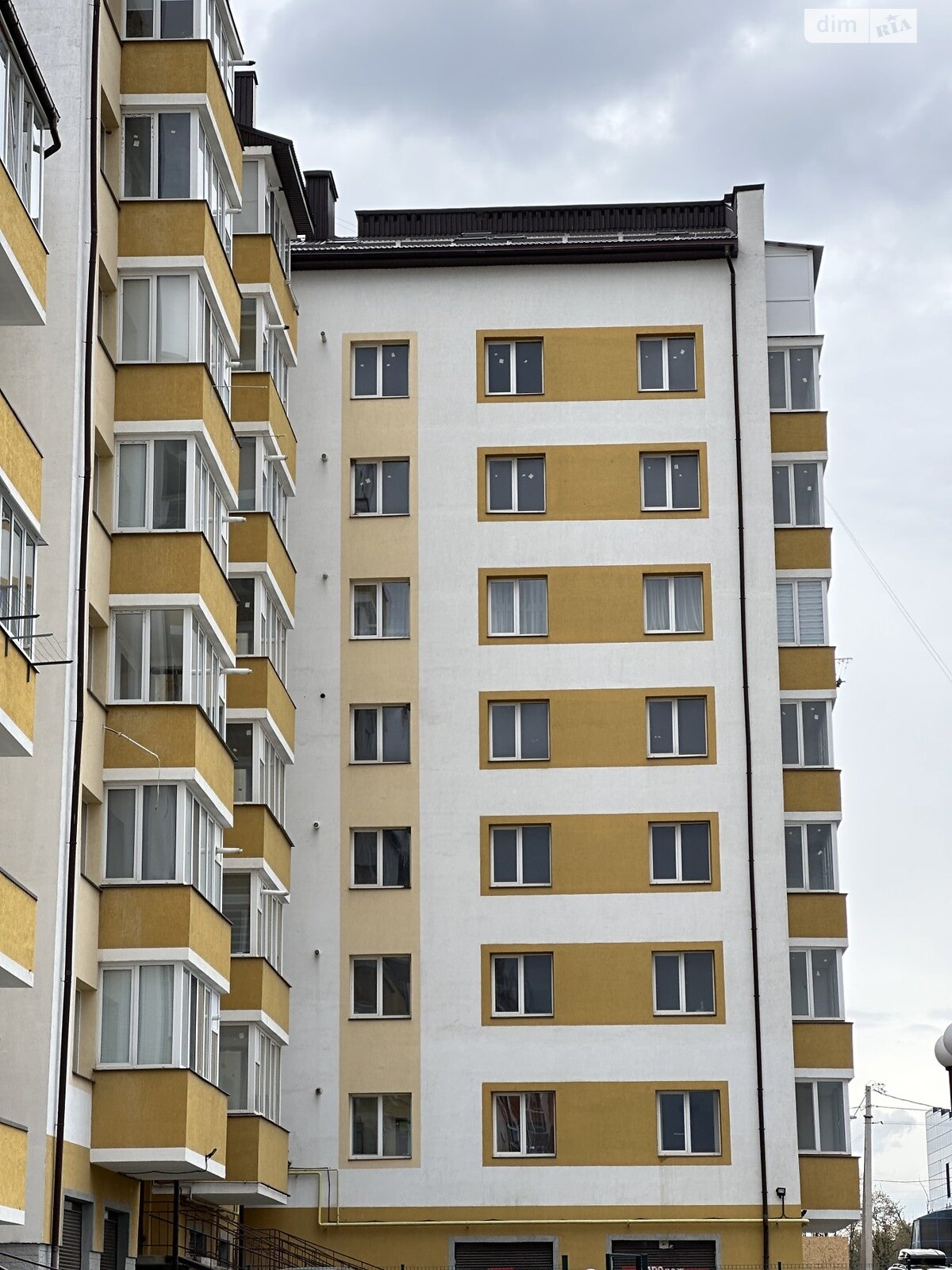 Продажа пятикомнатной квартиры в Ивано-Франковске, на ул. Демьянов Лаз 24, район Пасечная фото 1 Продажа пятикомнатной квартиры в Ивано-Франковске, на ул. Демьянов Лаз 24, район Пасечная фото 1