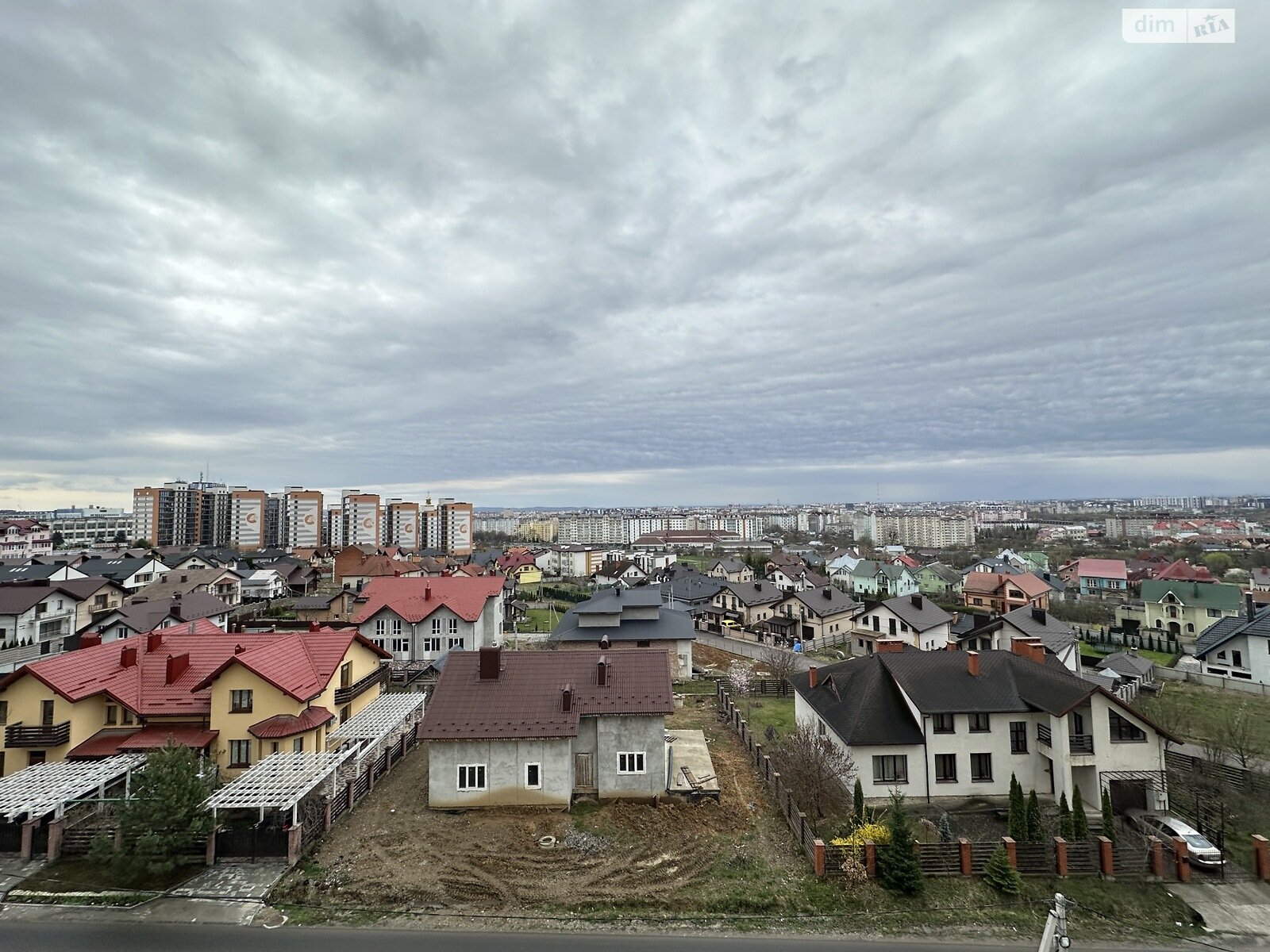 Продажа пятикомнатной квартиры в Ивано-Франковске, на ул. Демьянов Лаз 24, район Пасечная фото 1 Продажа пятикомнатной квартиры в Ивано-Франковске, на ул. Демьянов Лаз 24, район Пасечная фото 1