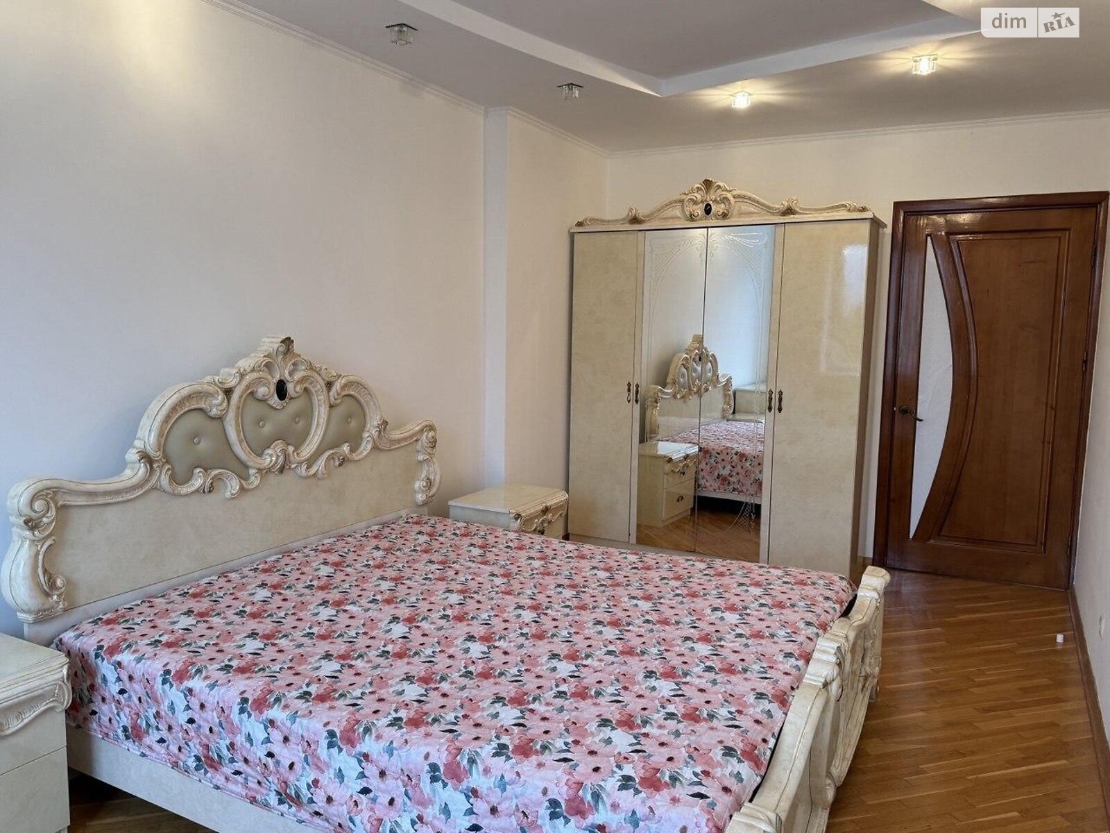 Продаж двокімнатної квартири в Івано-Франківську, на вул. Галицька, район Пасічна фото 1 Продаж двокімнатної квартири в Івано-Франківську, на вул. Галицька, район Пасічна фото 1