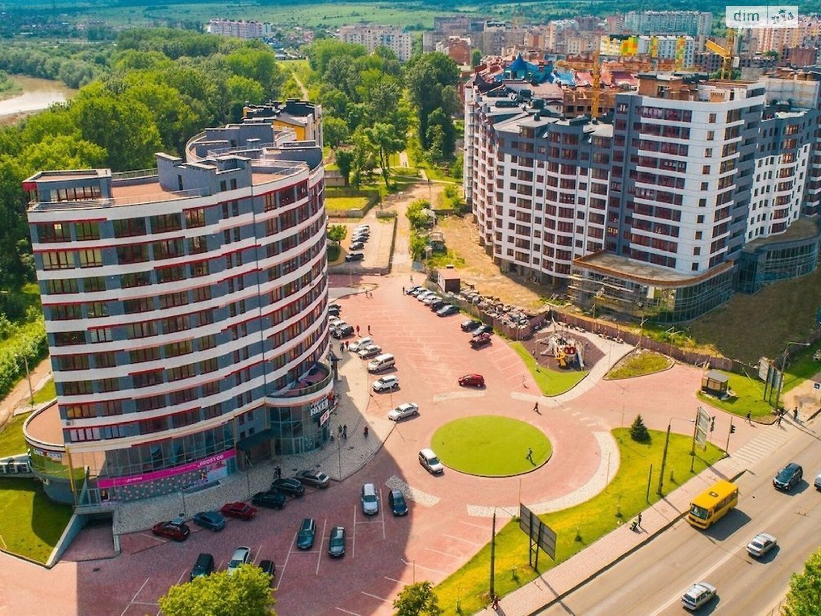 Продажа трехкомнатной квартиры в Ивано-Франковске, на ул. Галицкая, район Пасечная фото 1 Продажа трехкомнатной квартиры в Ивано-Франковске, на ул. Галицкая, район Пасечная фото 1