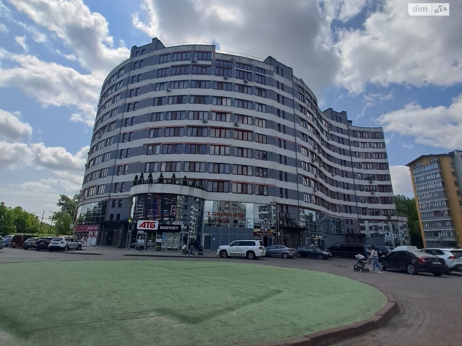 Продажа трехкомнатной квартиры в Ивано-Франковске, на ул. Галицкая, район Пасечная фото 1 Продажа трехкомнатной квартиры в Ивано-Франковске, на ул. Галицкая, район Пасечная фото 1