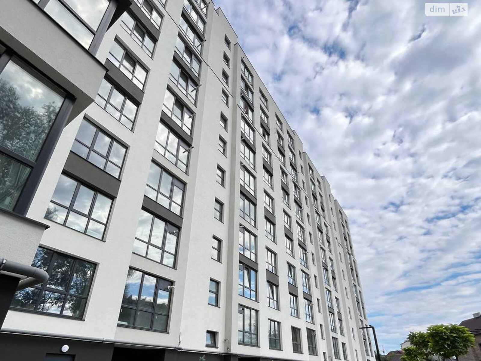 Продаж трикімнатної квартири в Івано-Франківську, на вул. Горбачевського 20, район Пасічна фото 1 Продаж трикімнатної квартири в Івано-Франківську, на вул. Горбачевського 20, район Пасічна фото 1