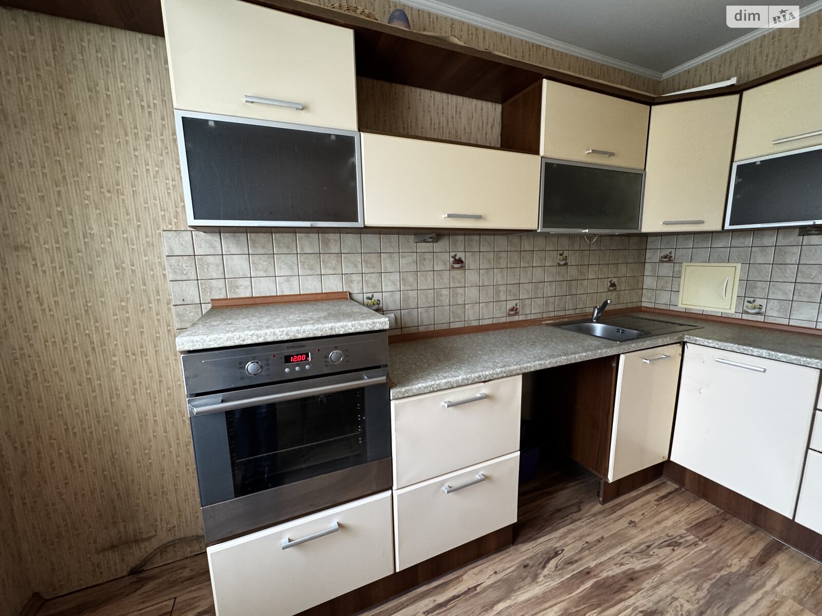 Продажа трехкомнатной квартиры в Ивано-Франковске, на ул. Горбачевского, район Пасечная фото 1 Продажа трехкомнатной квартиры в Ивано-Франковске, на ул. Горбачевского, район Пасечная фото 1