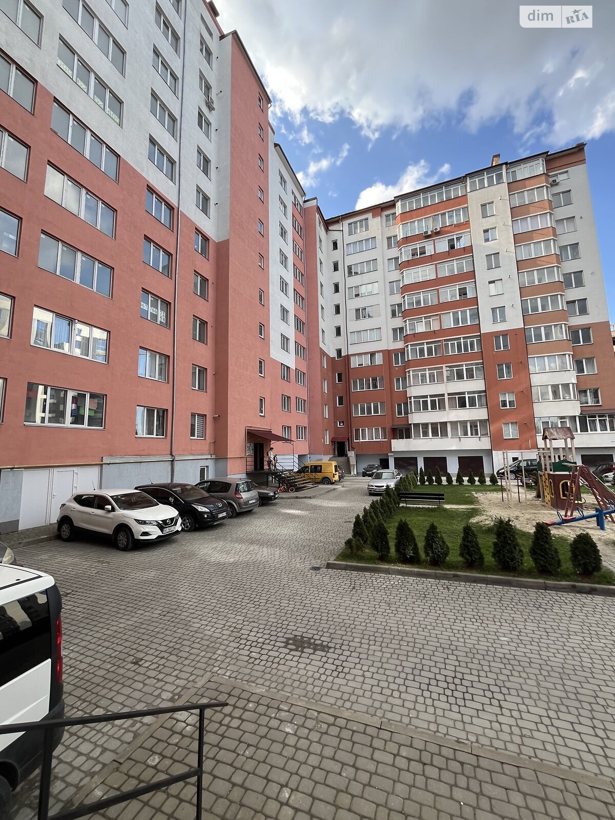 Продаж двокімнатної квартири в Івано-Франківську, на вул. Хіміків 35А, район Пасічна фото 1 Продаж двокімнатної квартири в Івано-Франківську, на вул. Хіміків 35А, район Пасічна фото 1