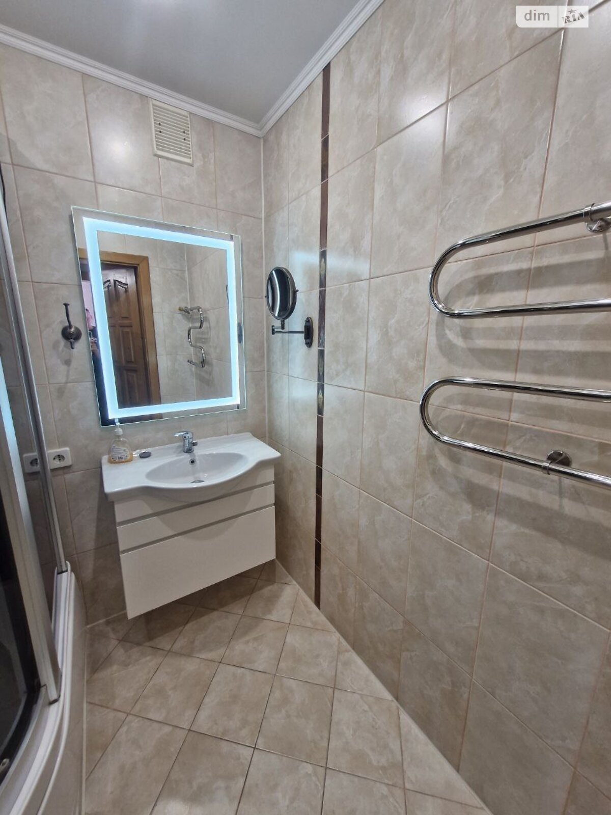 Продаж трикімнатної квартири в Івано-Франківську, на вул. Пасічна 21, кв. 40, район Пасічна фото 1 Продаж трикімнатної квартири в Івано-Франківську, на вул. Пасічна 21, кв. 40, район Пасічна фото 1