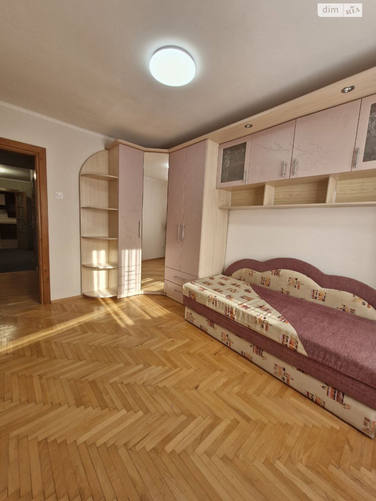 Продаж трикімнатної квартири в Івано-Франківську, на вул. Пасічна 21, район Пасічна фото 1 Продаж трикімнатної квартири в Івано-Франківську, на вул. Пасічна 21, район Пасічна фото 1