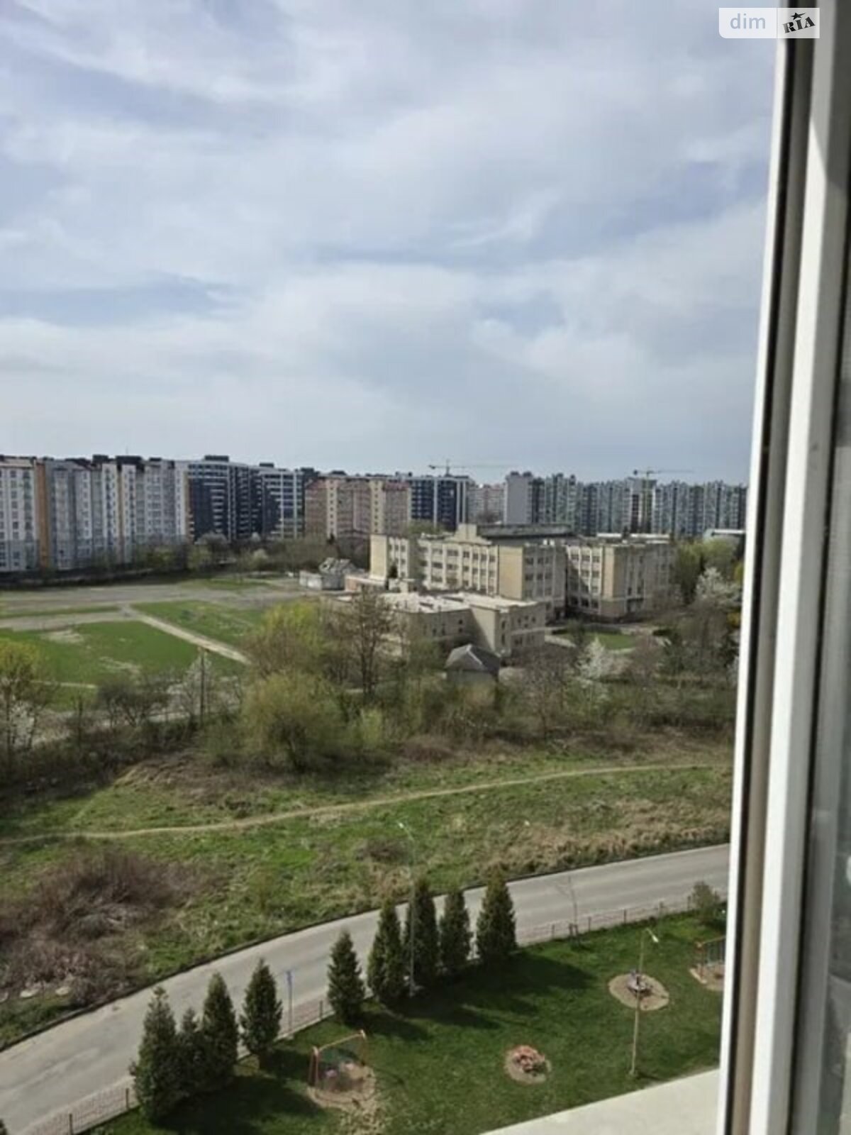 Продаж трикімнатної квартири в Івано-Франківську, на вул. Тролейбусна 32, район Пасічна фото 1 Продаж трикімнатної квартири в Івано-Франківську, на вул. Тролейбусна 32, район Пасічна фото 1