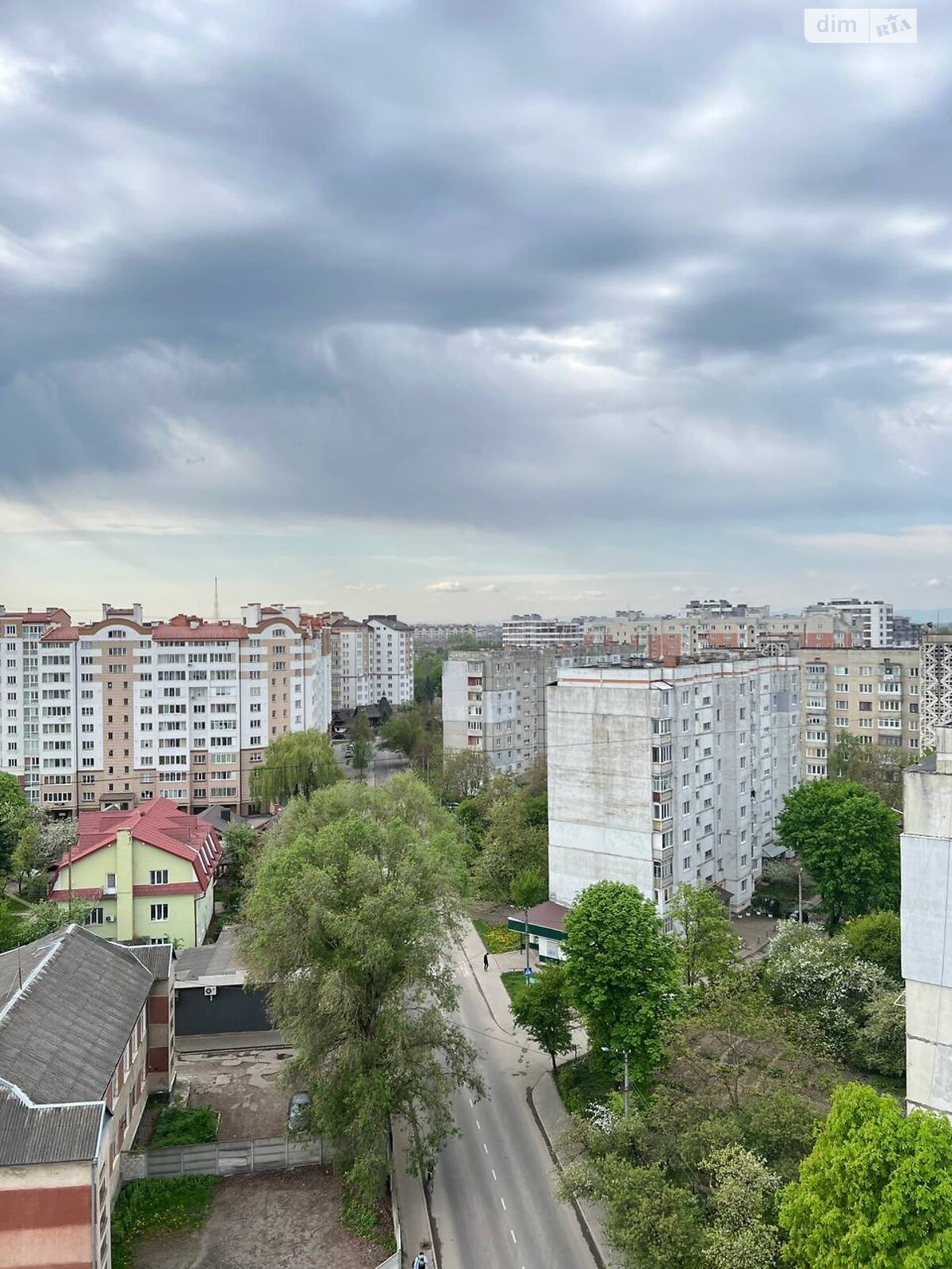 Продаж двокімнатної квартири в Івано-Франківську, на вул. Целевича Юліана, район Пасічна фото 1 Продаж двокімнатної квартири в Івано-Франківську, на вул. Целевича Юліана, район Пасічна фото 1