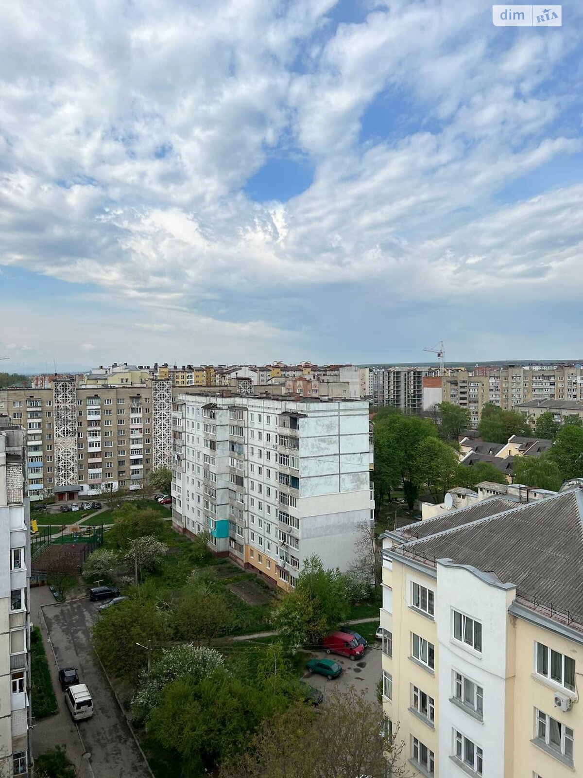 Продаж двокімнатної квартири в Івано-Франківську, на вул. Целевича Юліана, район Пасічна фото 1 Продаж двокімнатної квартири в Івано-Франківську, на вул. Целевича Юліана, район Пасічна фото 1