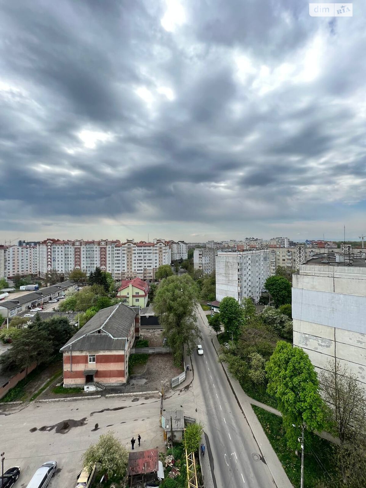Продаж двокімнатної квартири в Івано-Франківську, на вул. Целевича Юліана, район Пасічна фото 1 Продаж двокімнатної квартири в Івано-Франківську, на вул. Целевича Юліана, район Пасічна фото 1