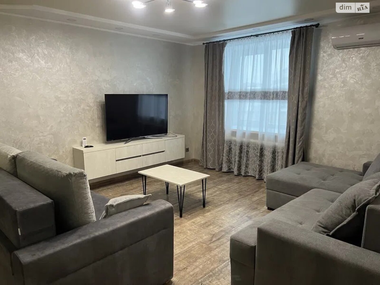 Продаж двокімнатної квартири в Івано-Франківську, на вул. Целевича Юліана, район Пасічна фото 1 Продаж двокімнатної квартири в Івано-Франківську, на вул. Целевича Юліана, район Пасічна фото 1