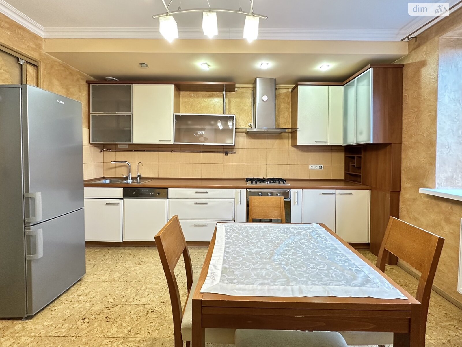 Продаж трикімнатної квартири в Івано-Франківську, на вул. Петра Калнишевського 12, фото 1 Продаж трикімнатної квартири в Івано-Франківську, на вул. Петра Калнишевського 12, фото 1